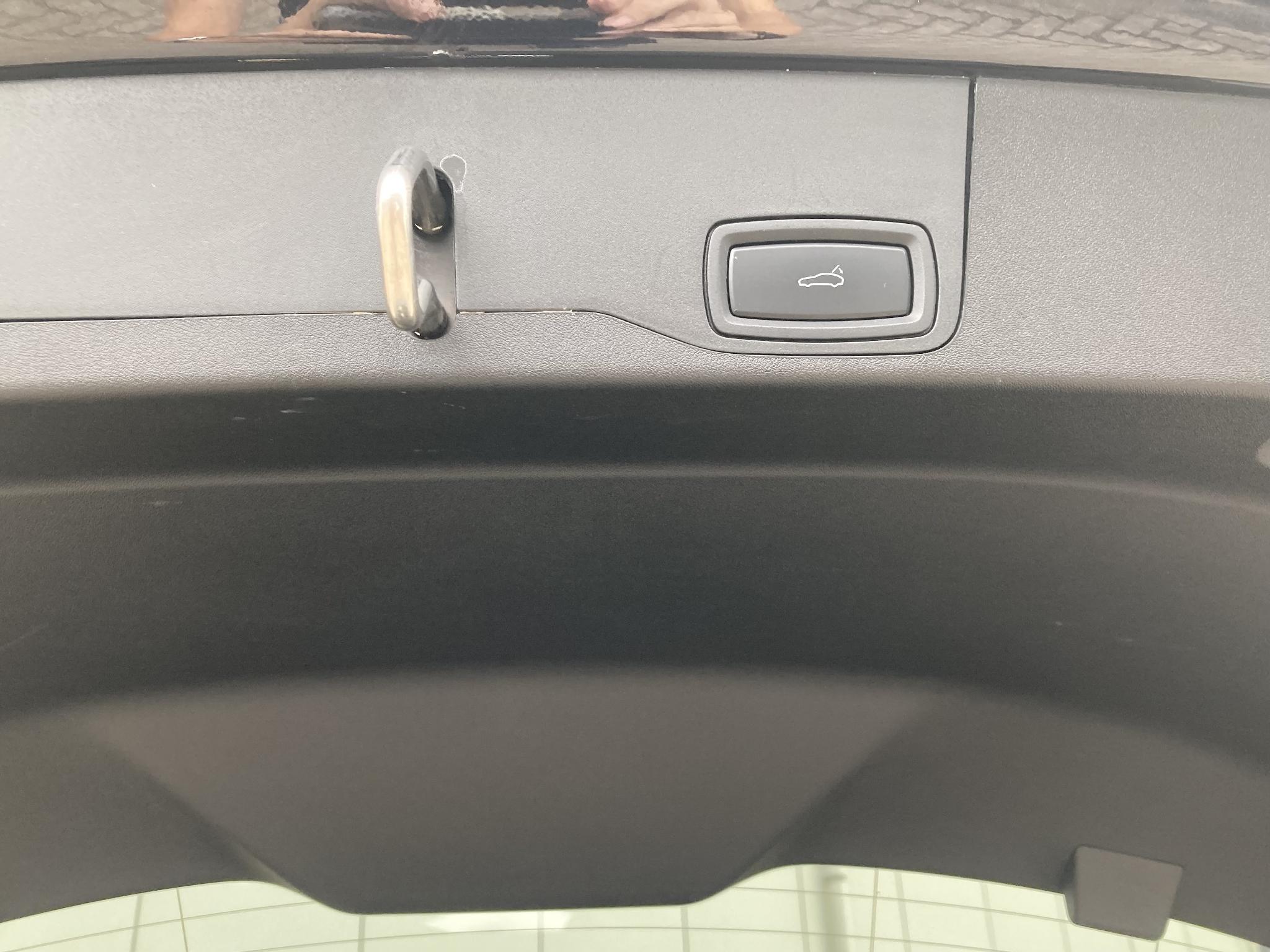 Foto van Porsche Taycan 4