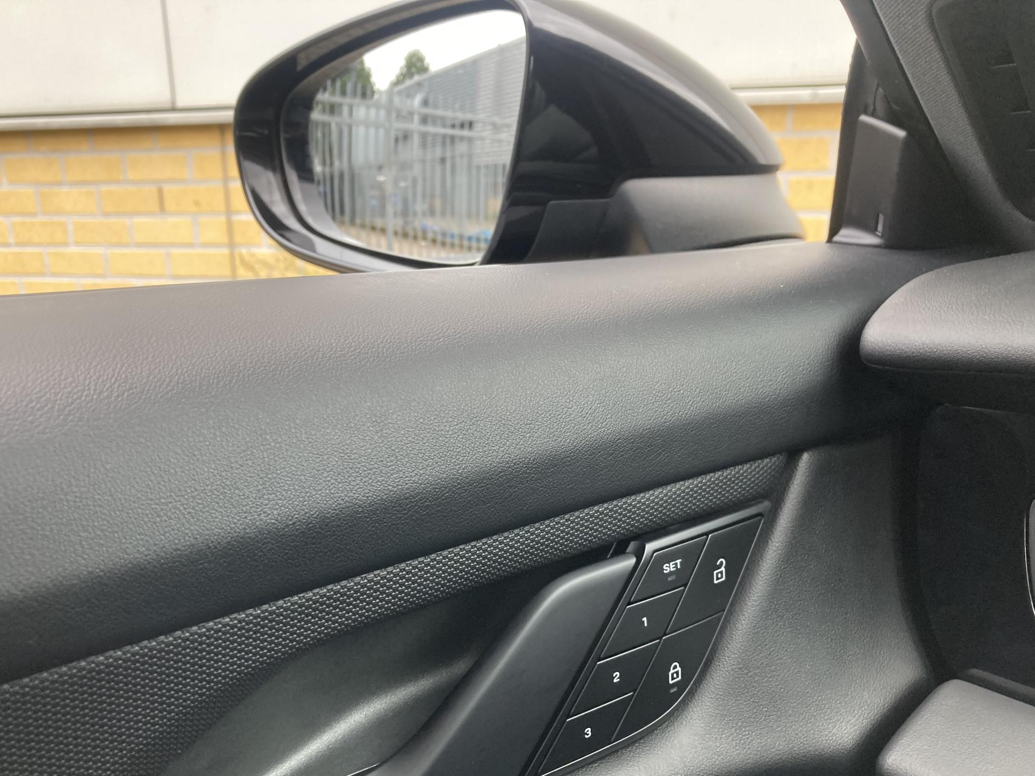 Foto van Porsche Taycan 4