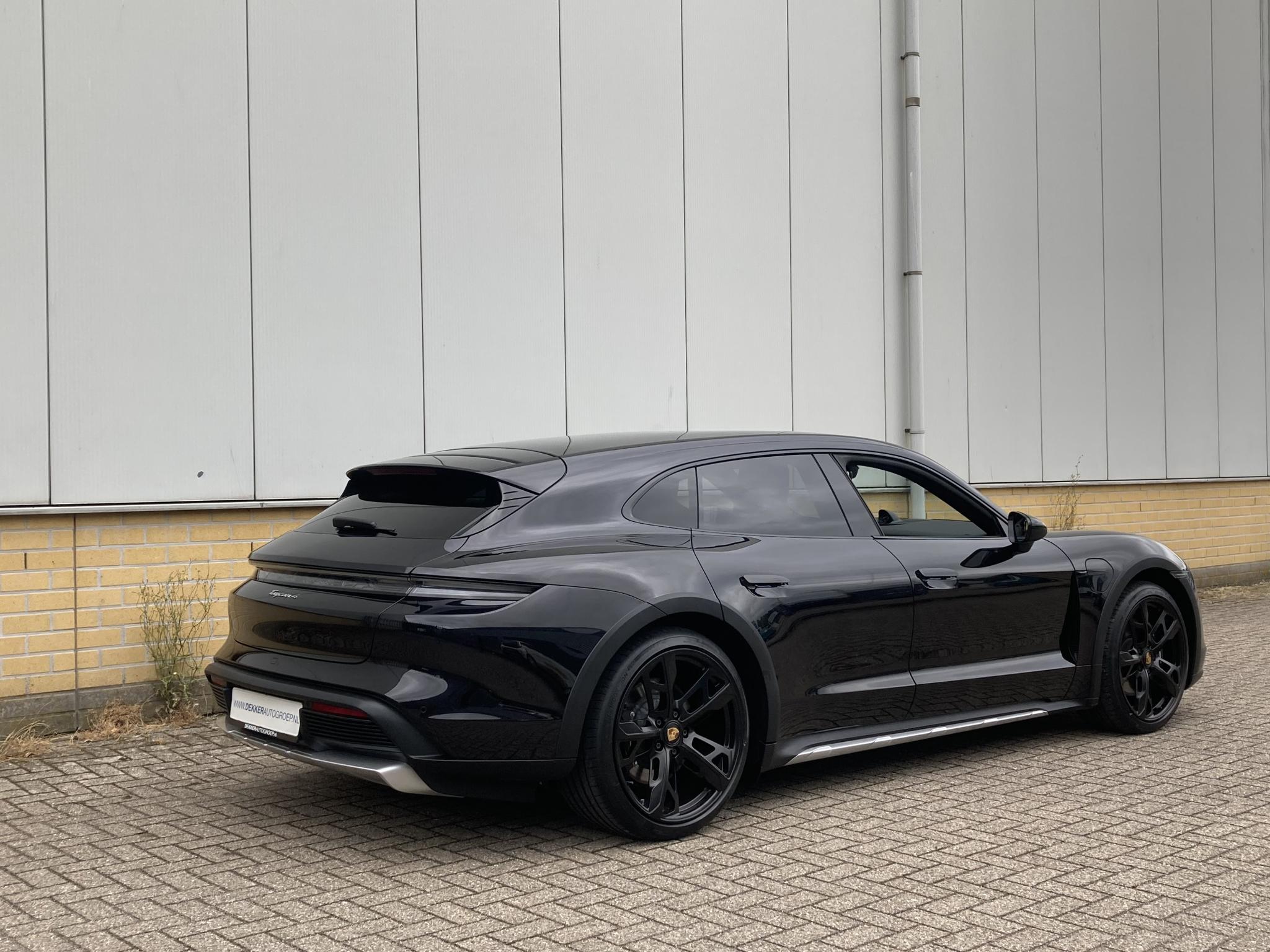 Foto van Porsche Taycan 4