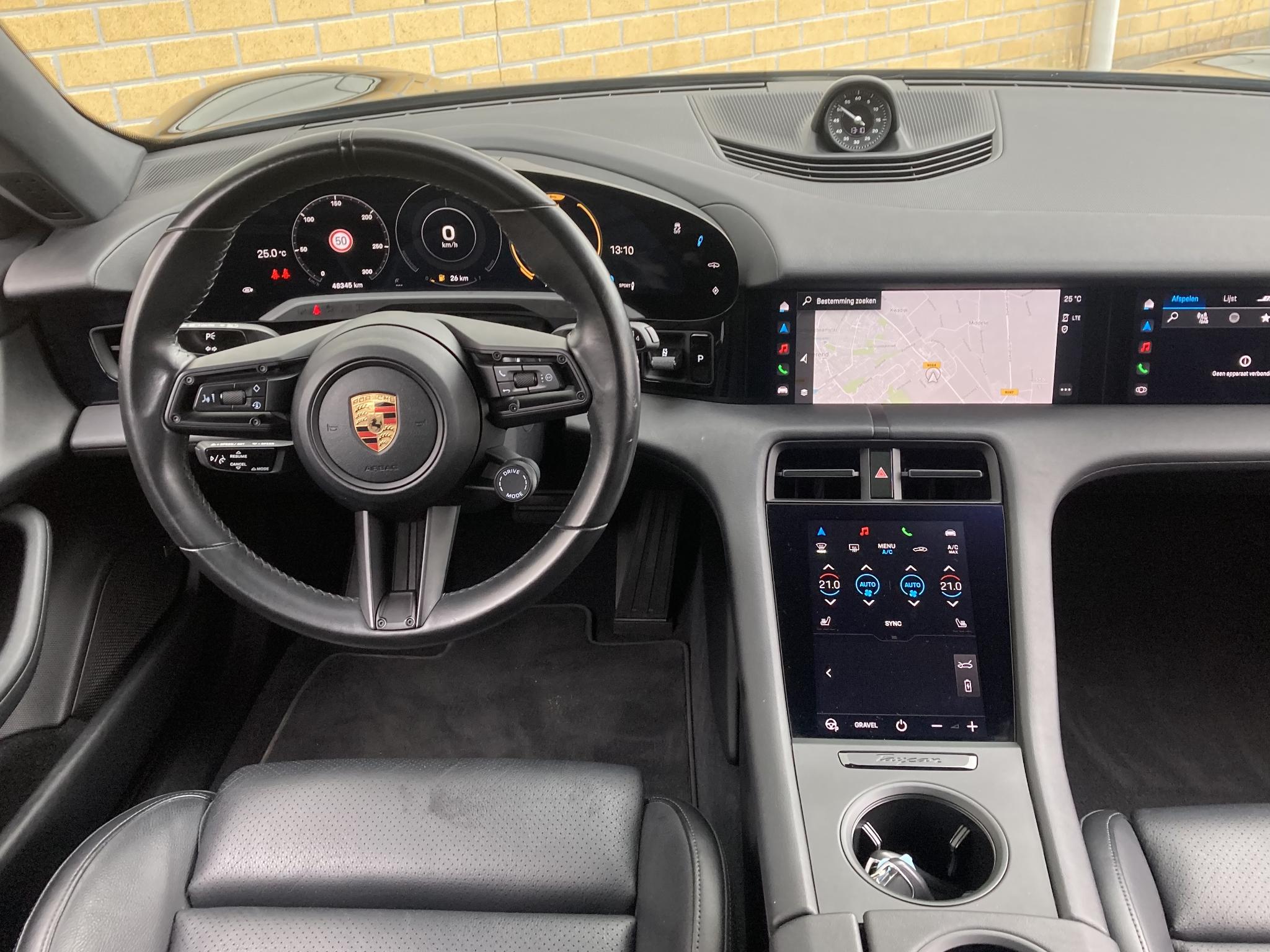 Foto van Porsche Taycan 4