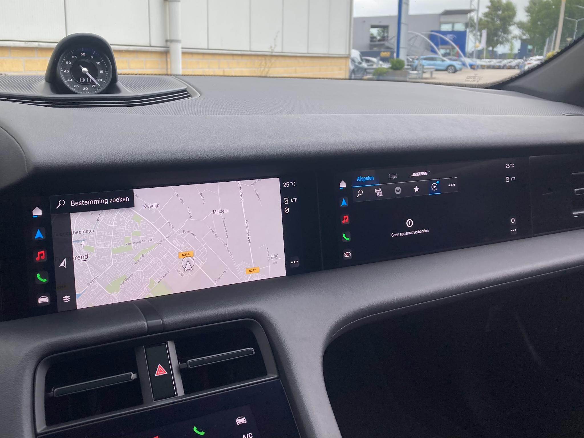 Foto van Porsche Taycan 4