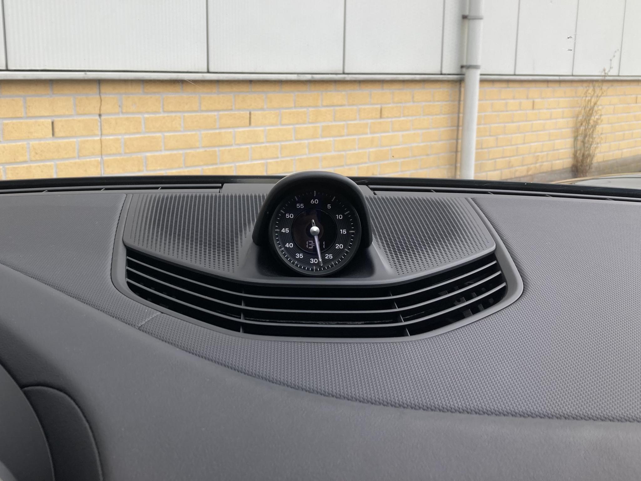 Foto van Porsche Taycan 4