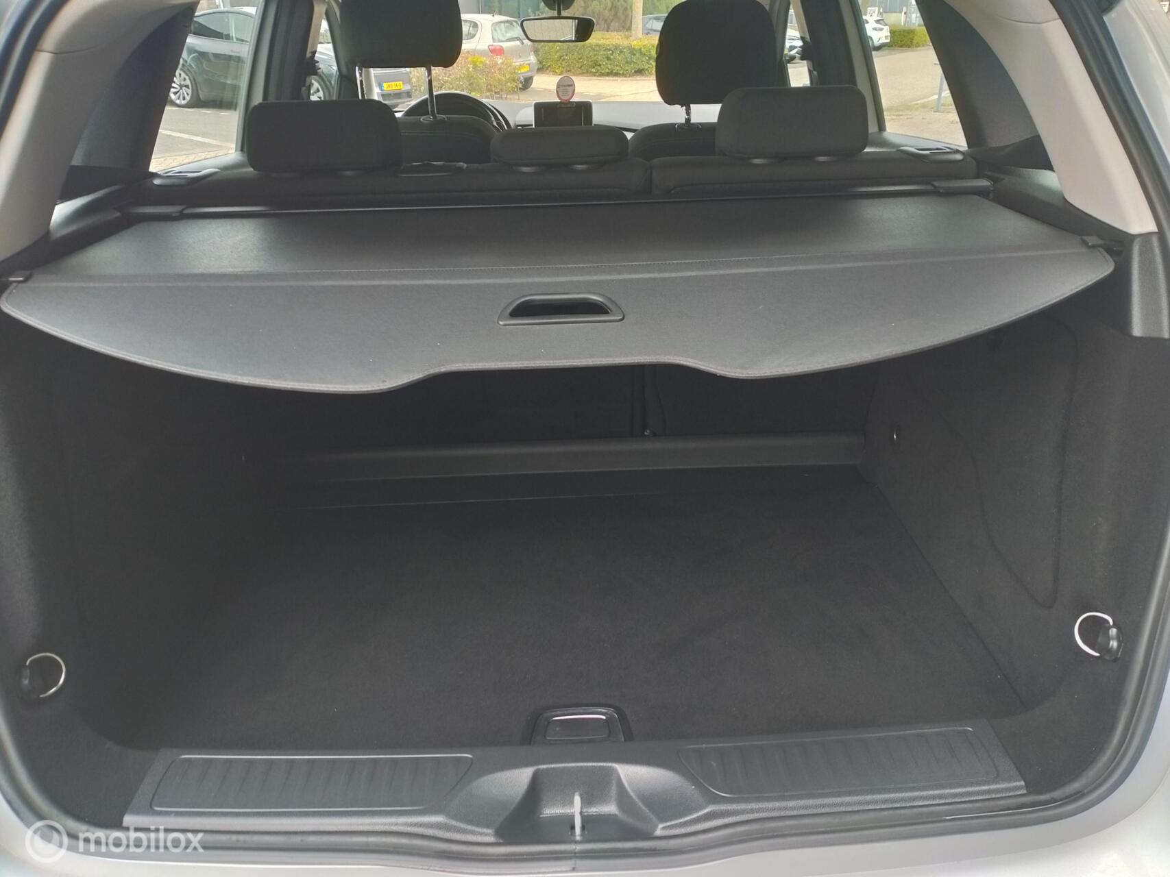 Foto van Mercedes-Benz B 180
