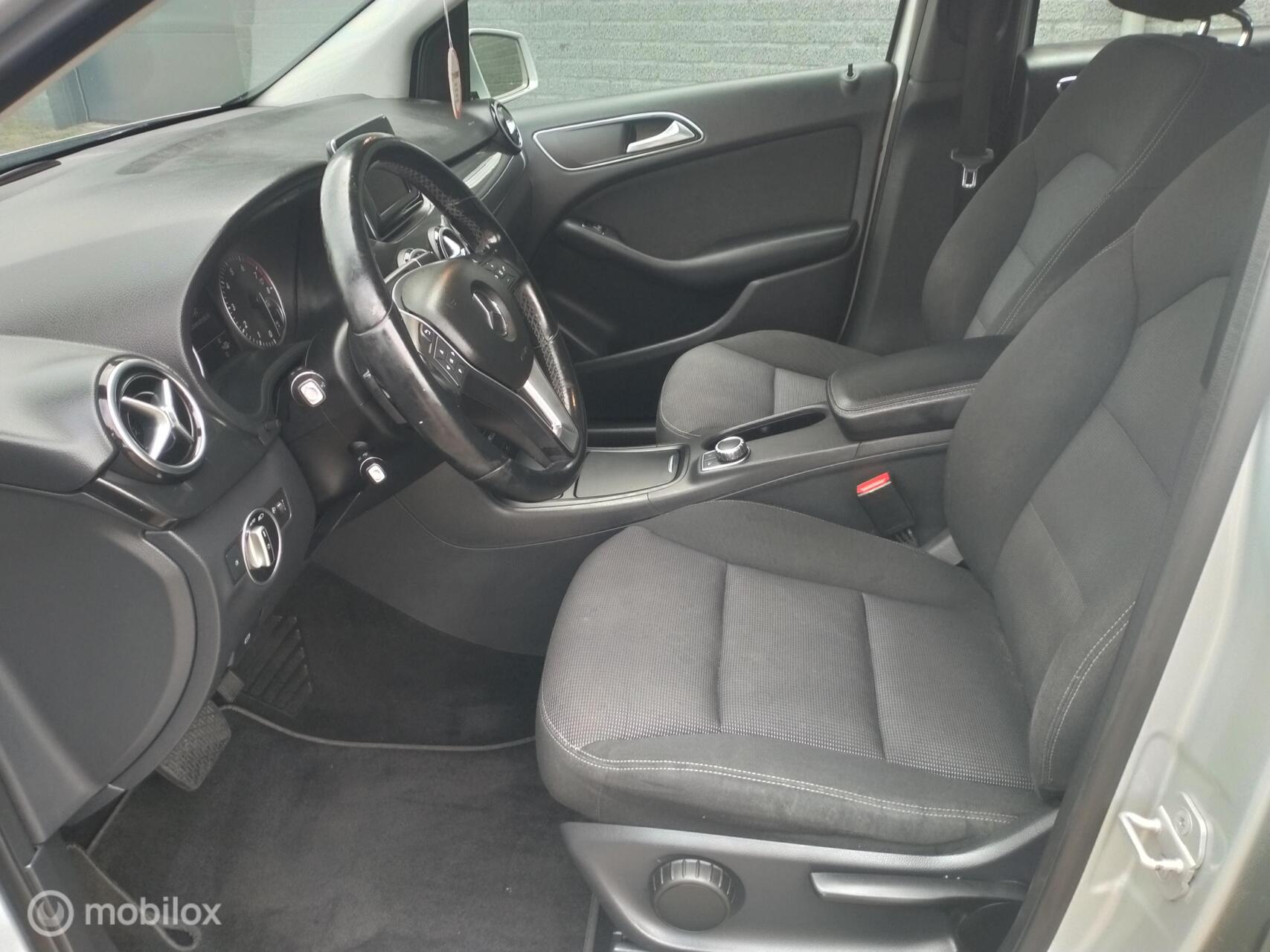 Foto van Mercedes-Benz B 180