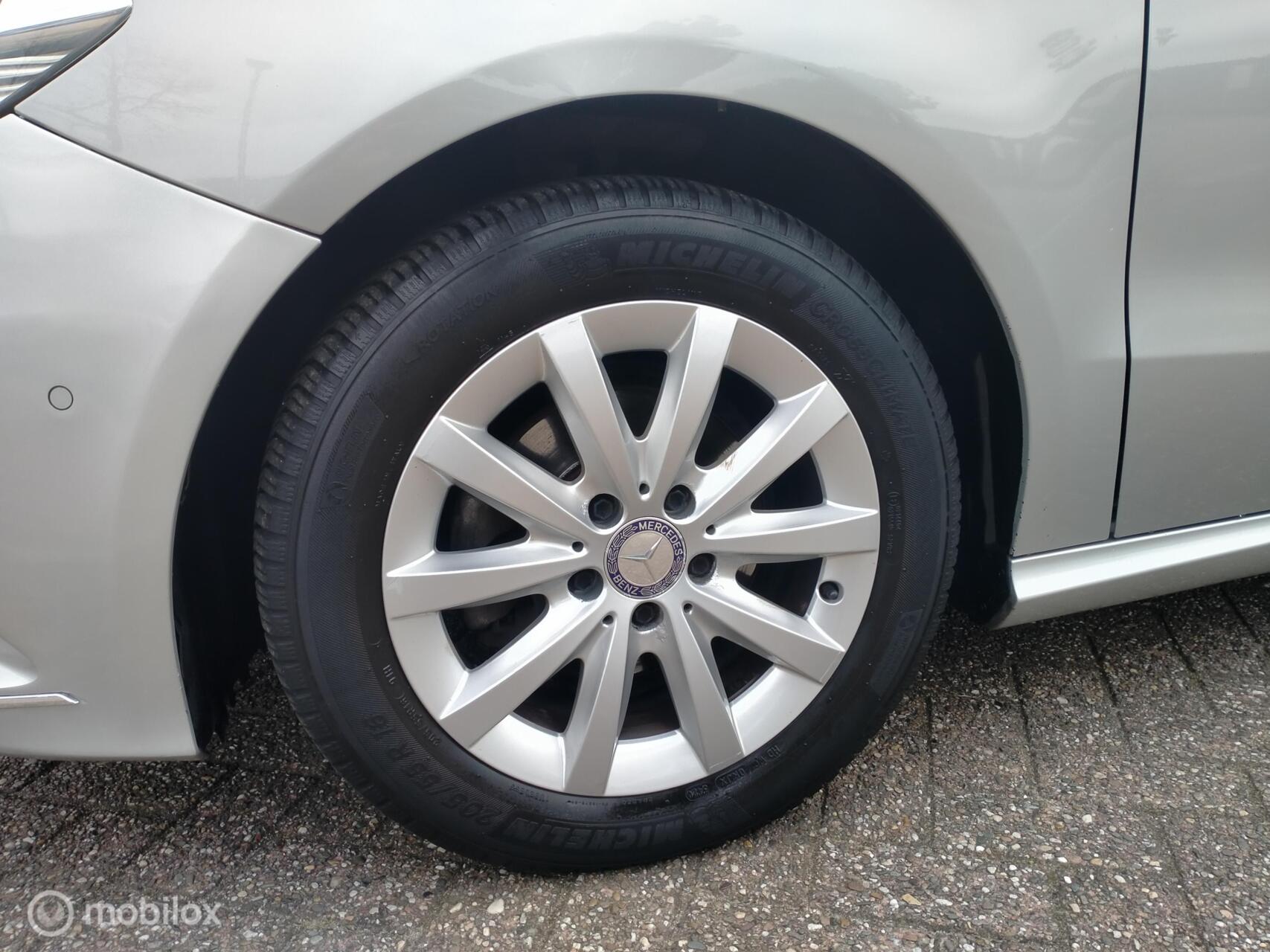 Foto van Mercedes-Benz B 180