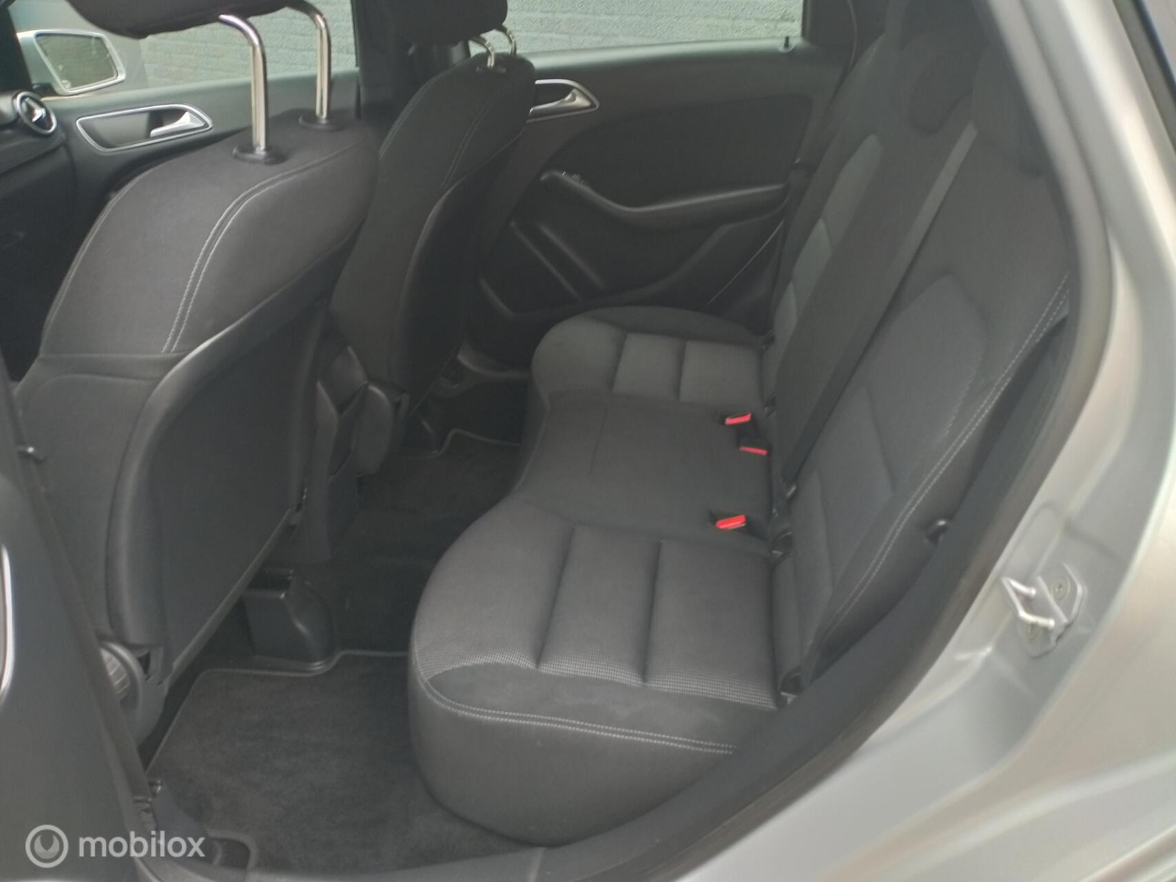 Foto van Mercedes-Benz B 180