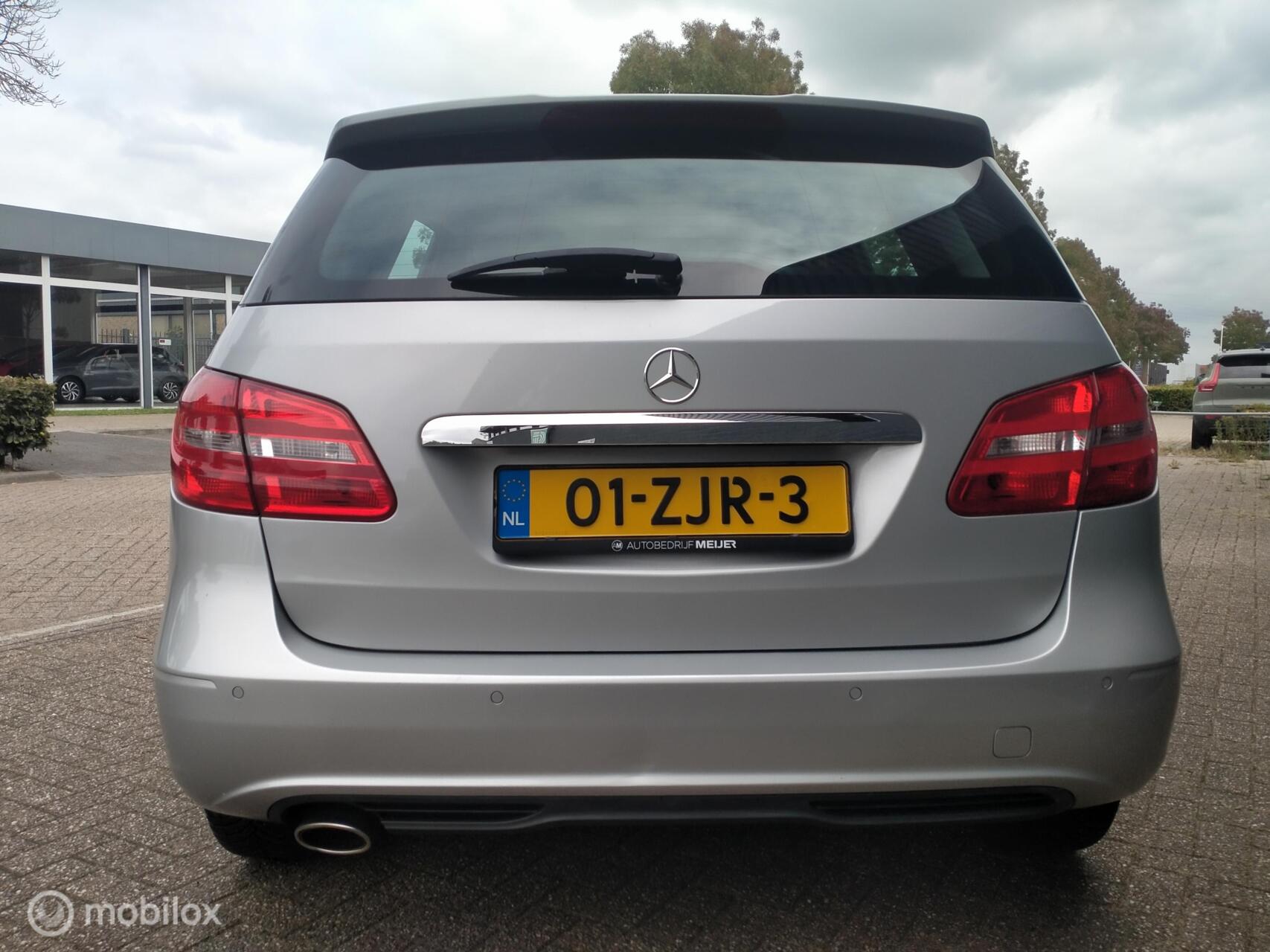 Foto van Mercedes-Benz B 180