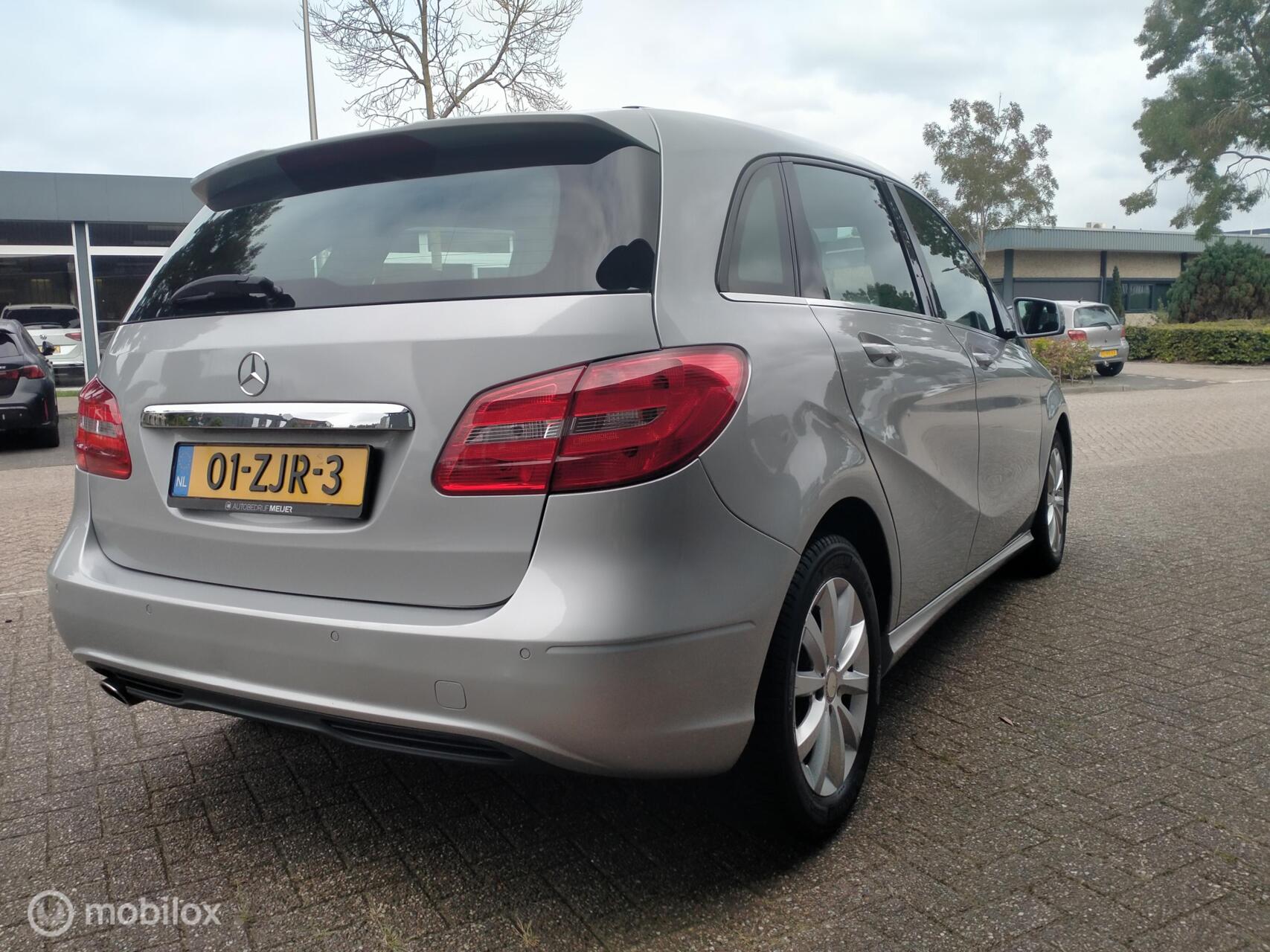 Foto van Mercedes-Benz B 180