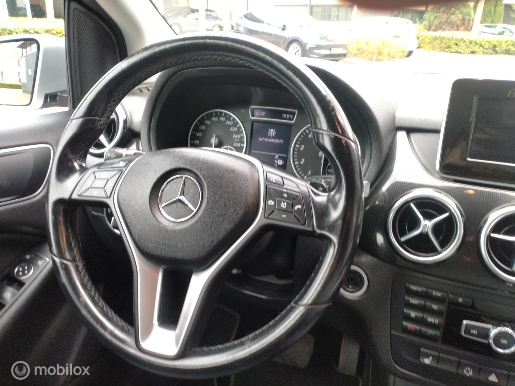 Foto van Mercedes-Benz B 180