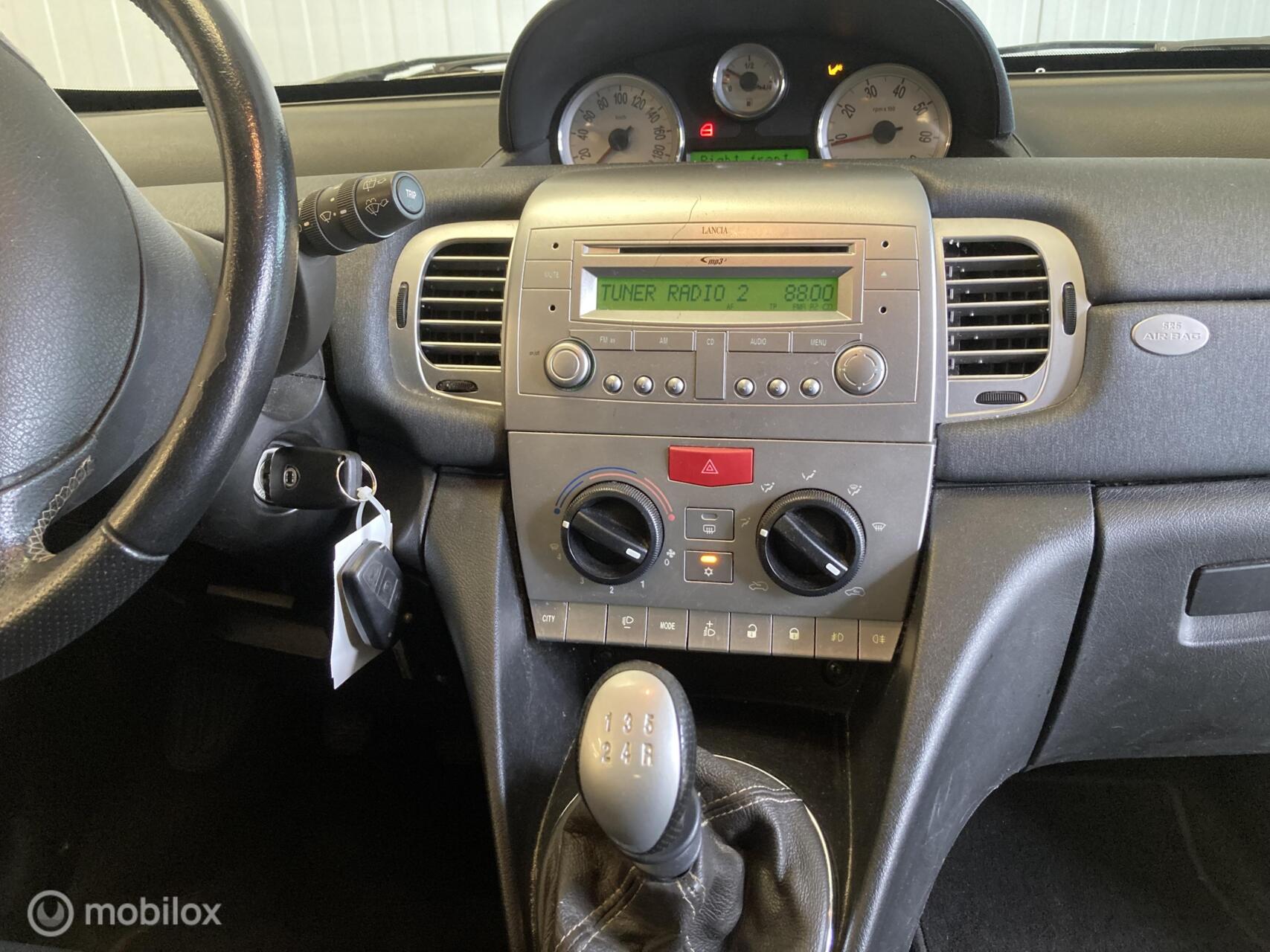 Foto van Lancia Ypsilon