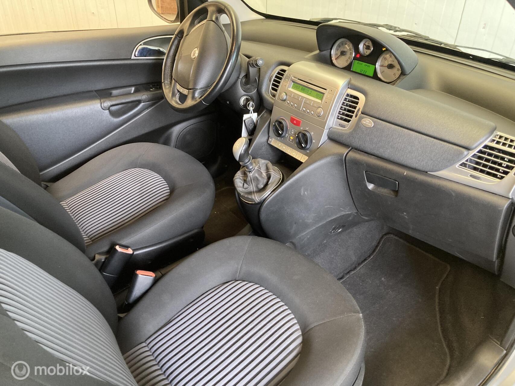 Foto van Lancia Ypsilon