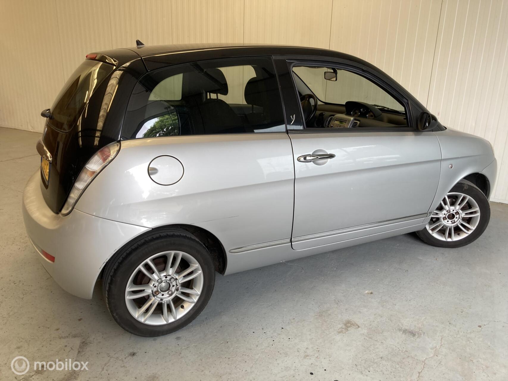 Foto van Lancia Ypsilon