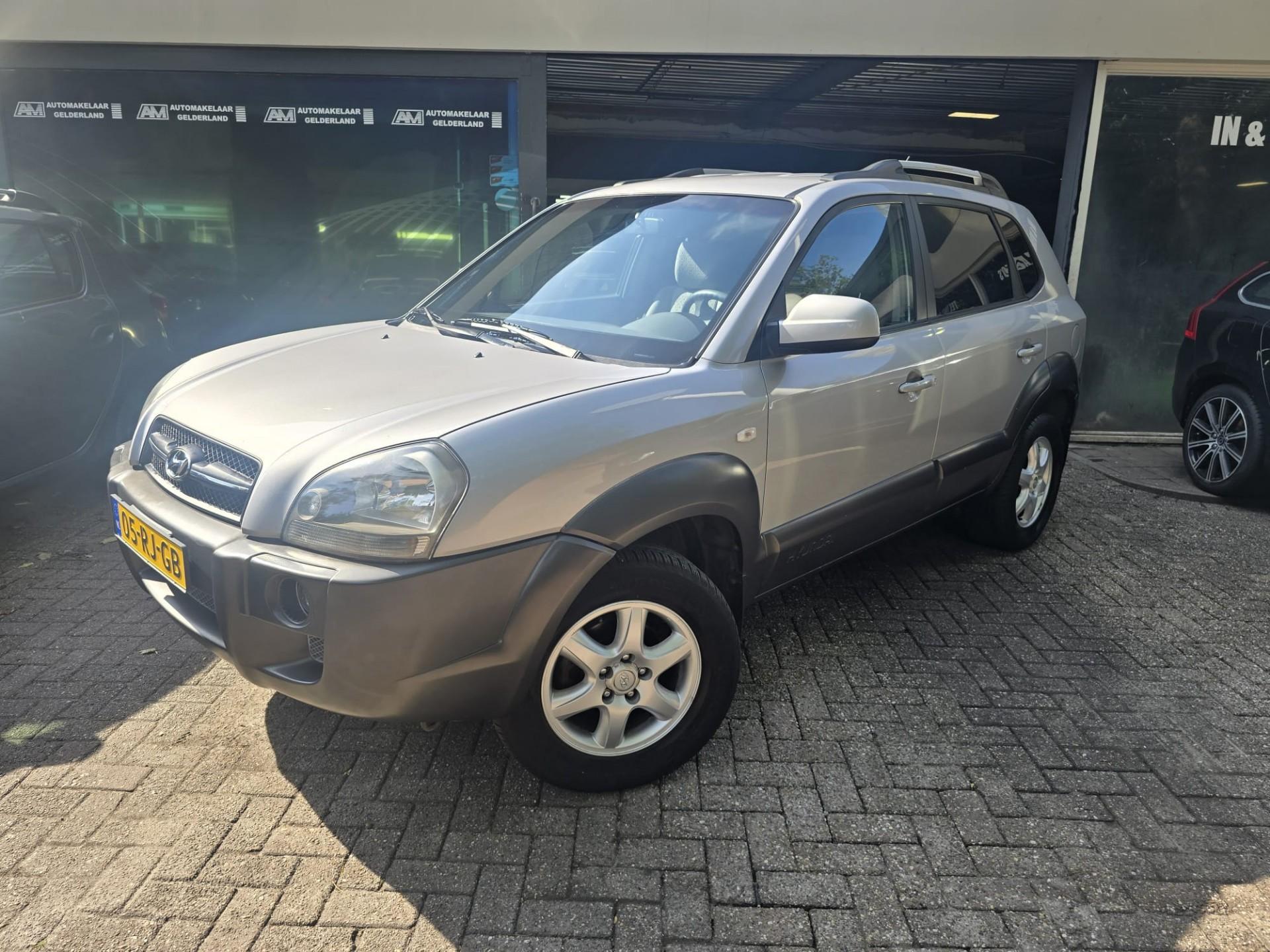 Hyundai Tucson 2.0i Dynamic | NIEUWE APK |3/6 OF 12 MND GARANTIE 2005 - voorkant