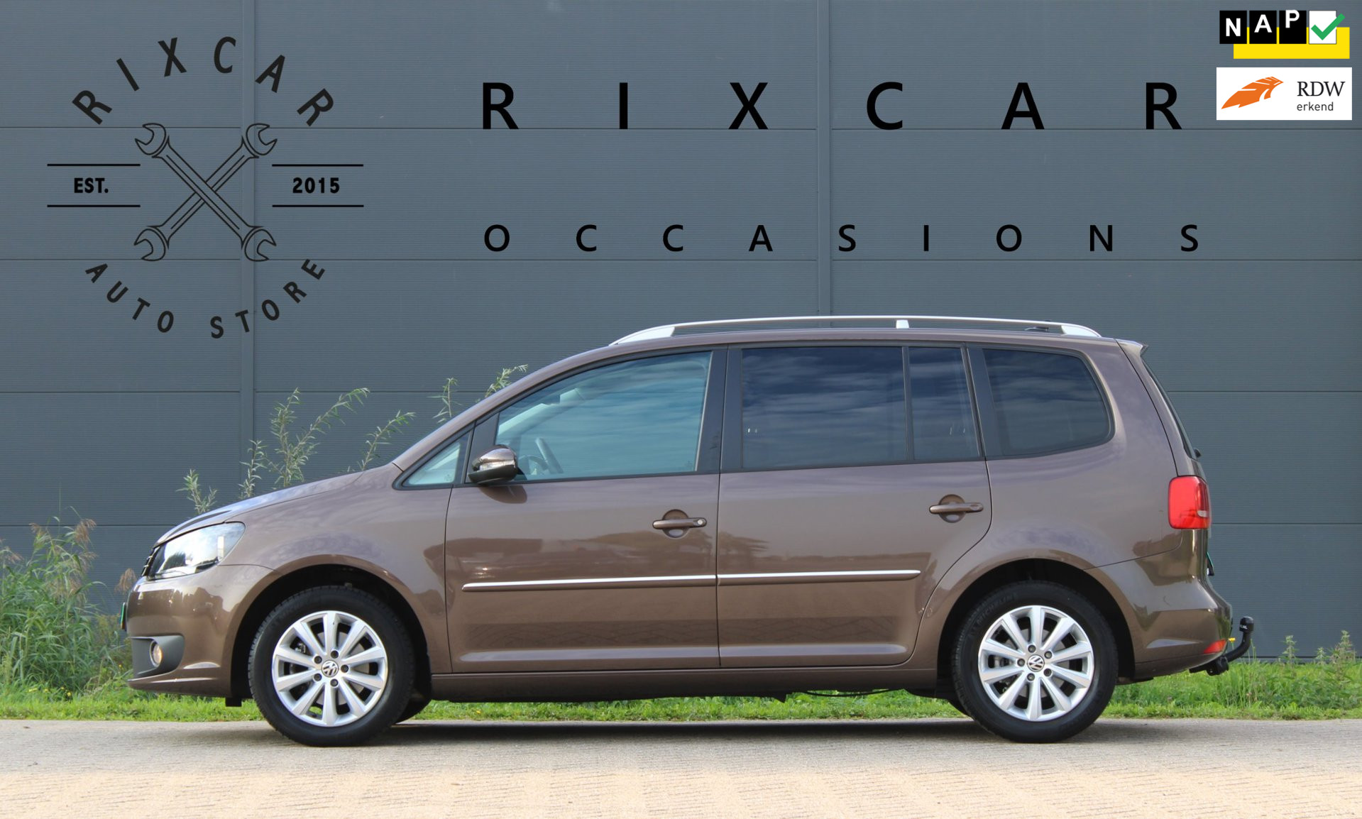 Volkswagen Touran 1.2 TSI Highline BlueMotion Navi Trekhaak PDC 1eEigenaar !!NIEUWBINNEN!! 2013 - voorkant