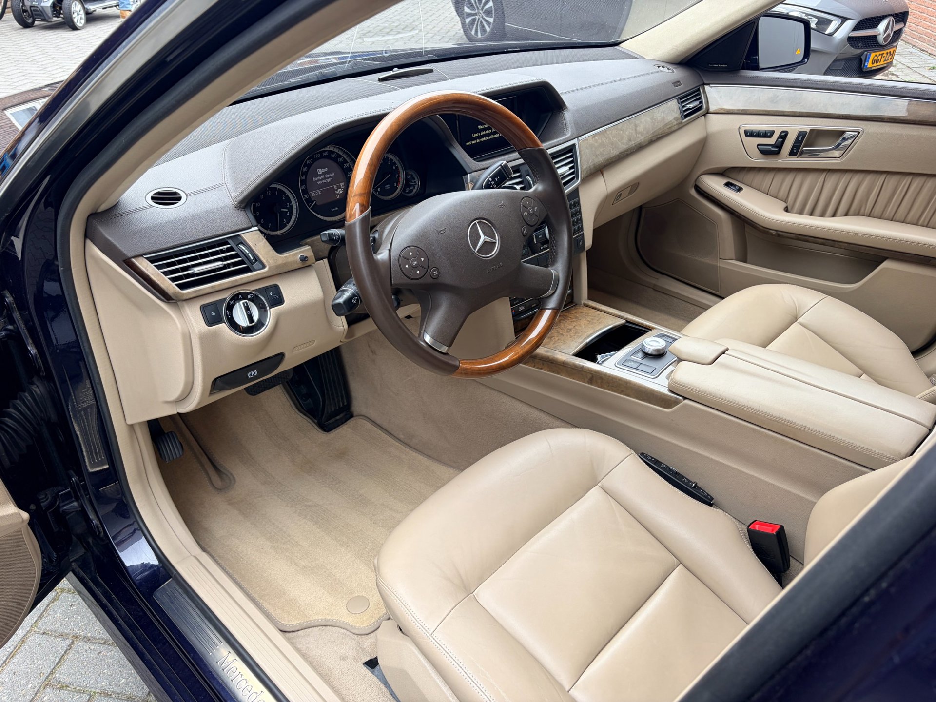 Foto van Mercedes-Benz E 500