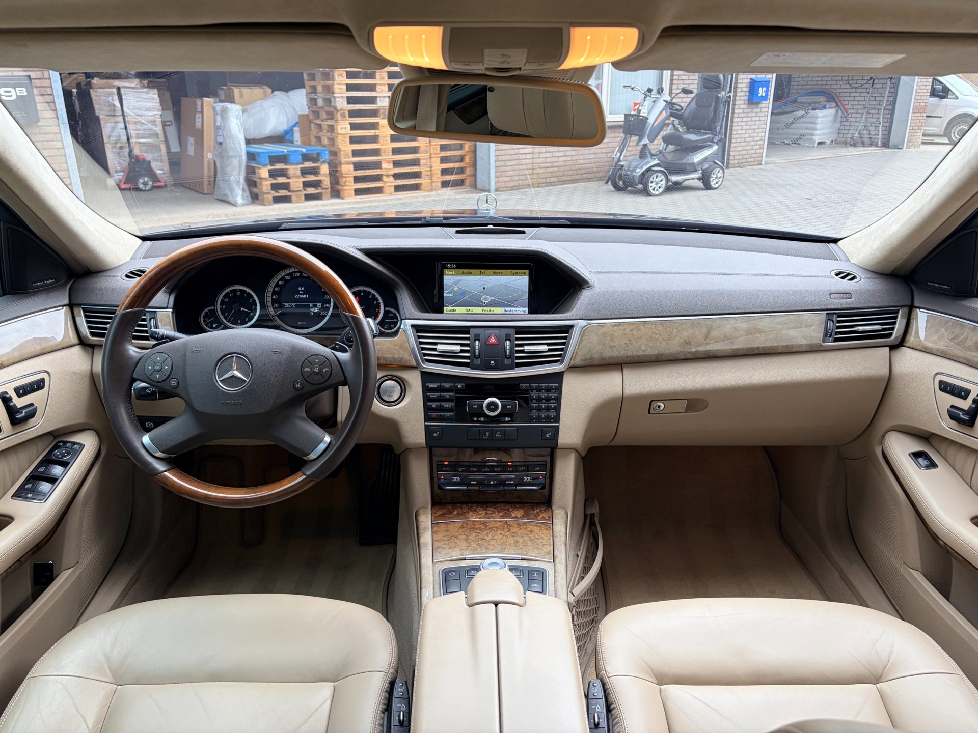 Foto van Mercedes-Benz E 500