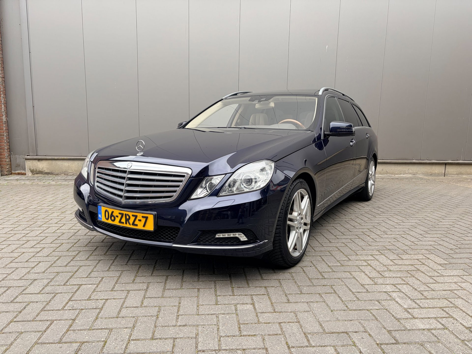 Mercedes-Benz E 500 500 Avantgarde 2010 - voorkant