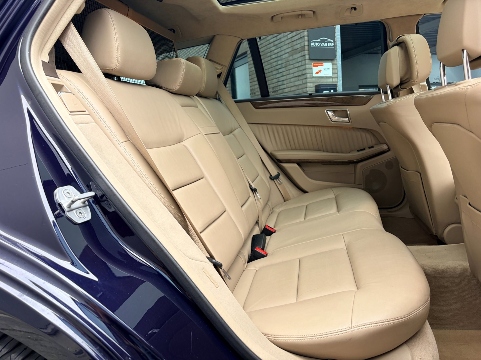 Foto van Mercedes-Benz E 500
