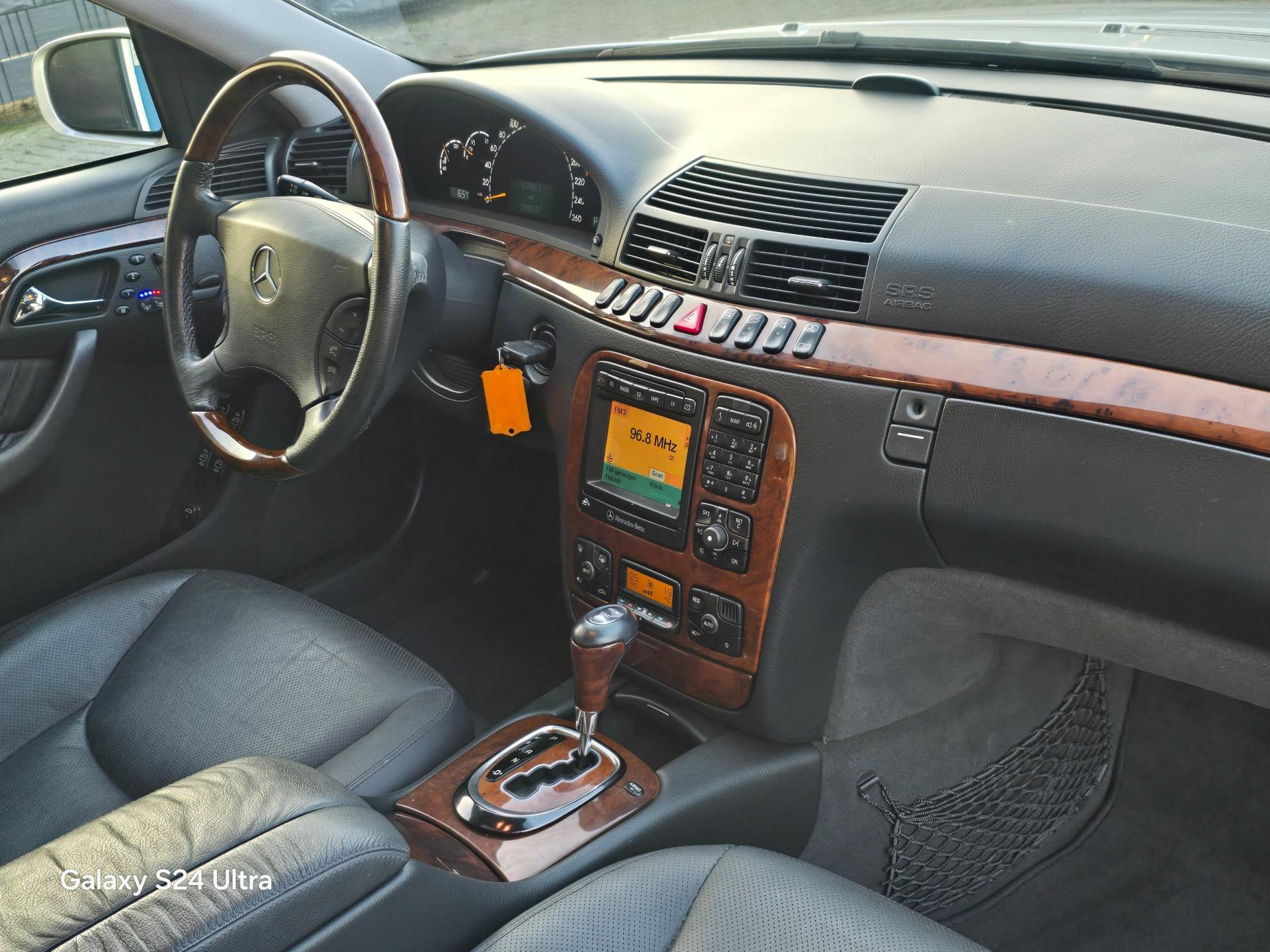 Foto van Mercedes-Benz S 320