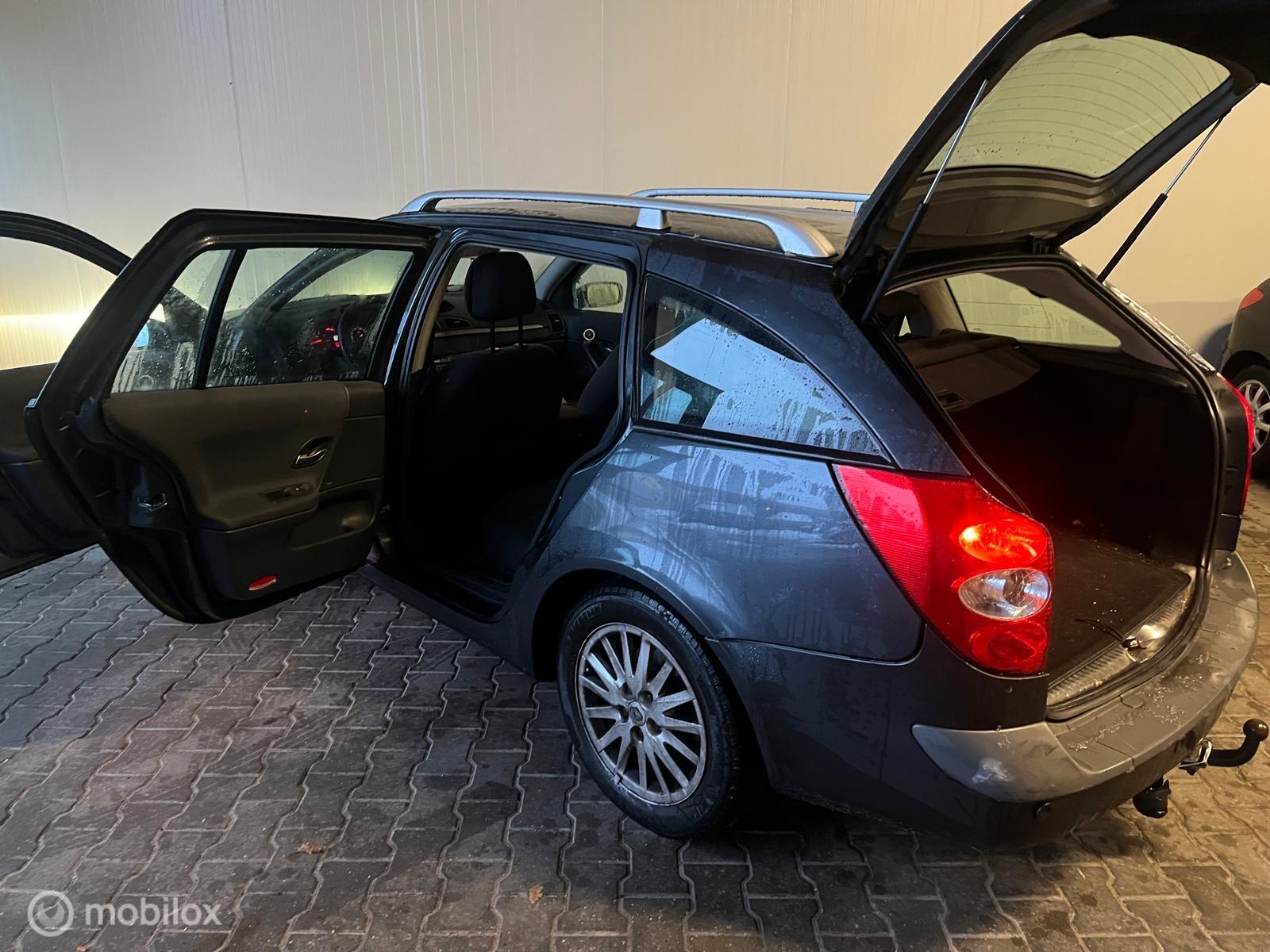 Foto van Renault Laguna Grand Tour