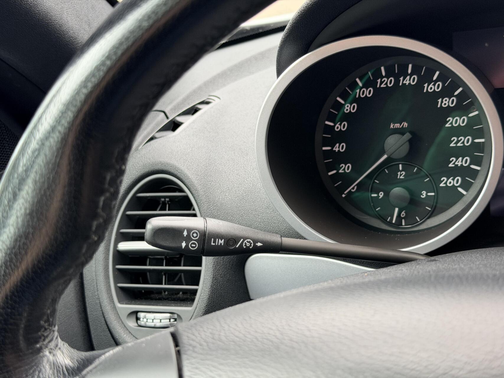 Foto van Mercedes-Benz SLK 200 Kompressor