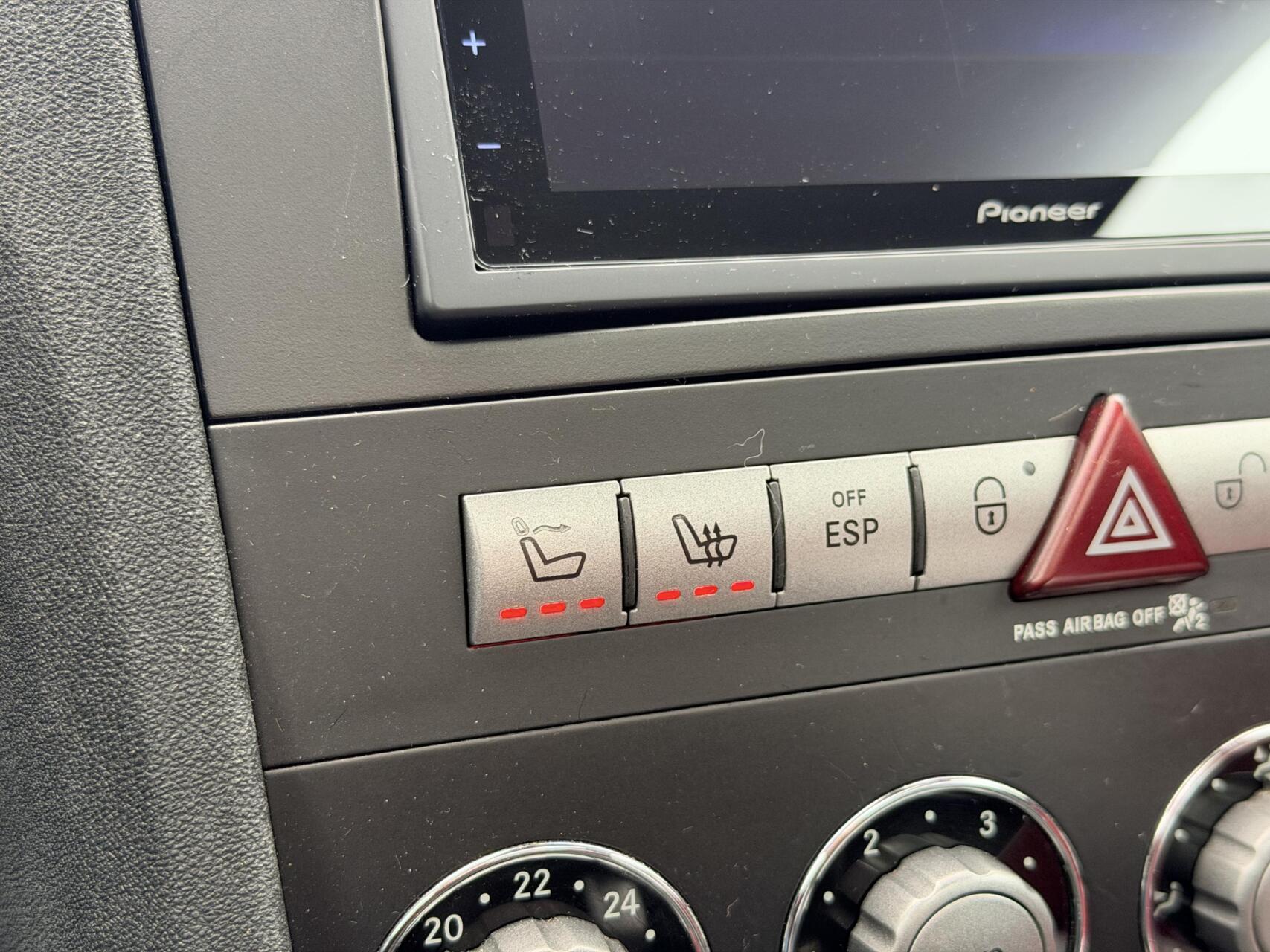 Foto van Mercedes-Benz SLK 200 Kompressor