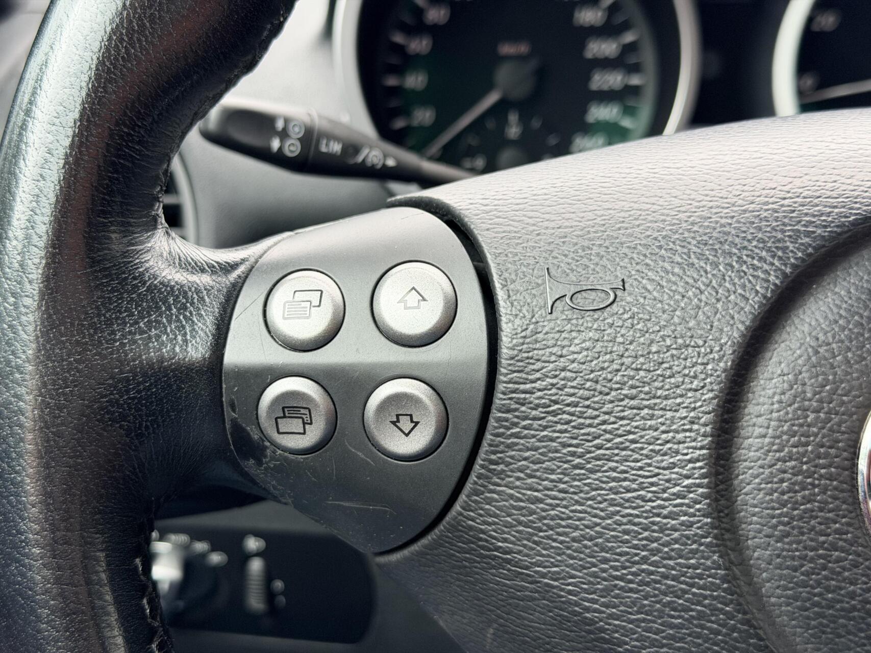 Foto van Mercedes-Benz SLK 200 Kompressor