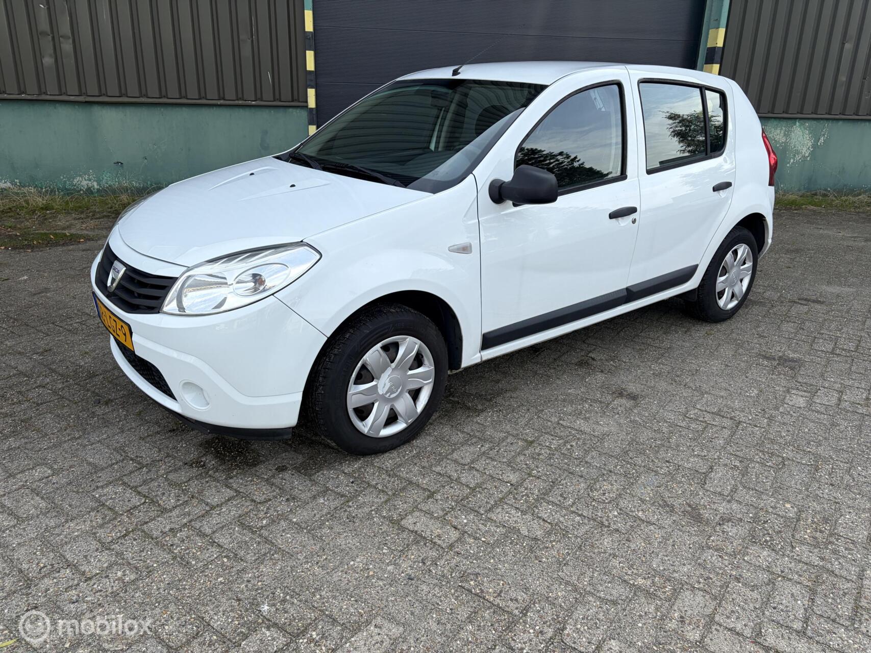 Dacia Sandero 1.2 Ambiance AIRCO 2010 - voorkant