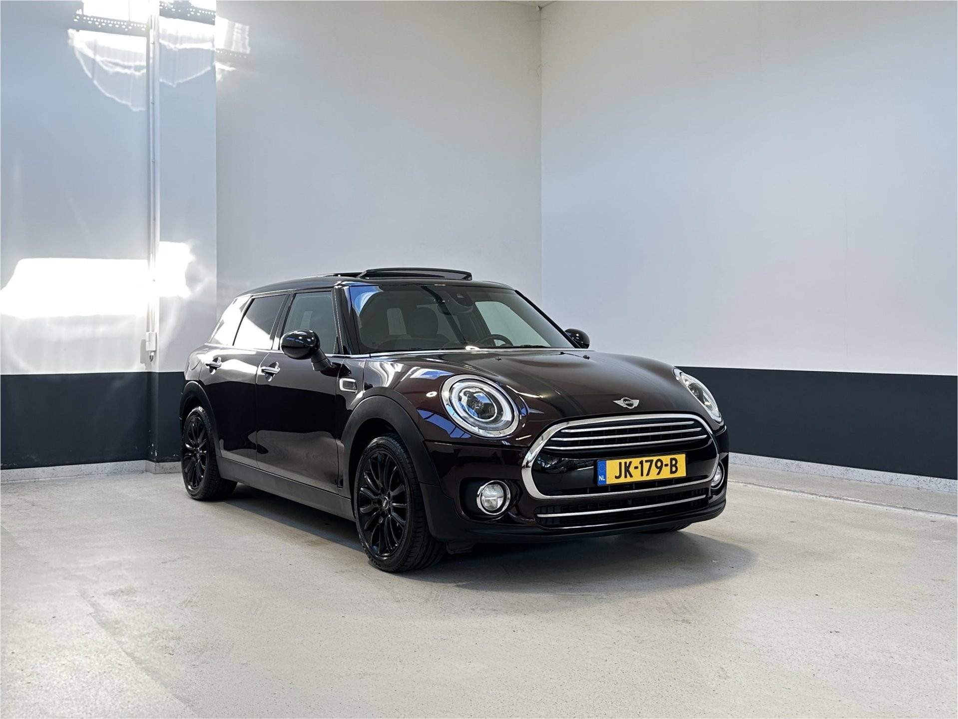 Mini Clubman Cooper 1.5 Cooper Chili|NL | Pano | Navigatie | PDC | 2016 - voorkant