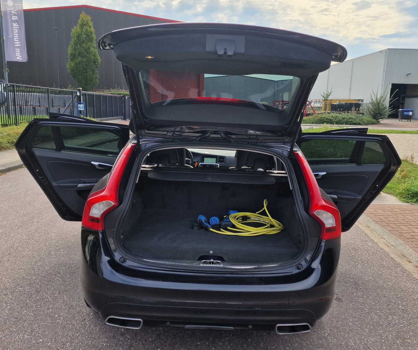 Foto van Volvo V60 Plug In Hybrid