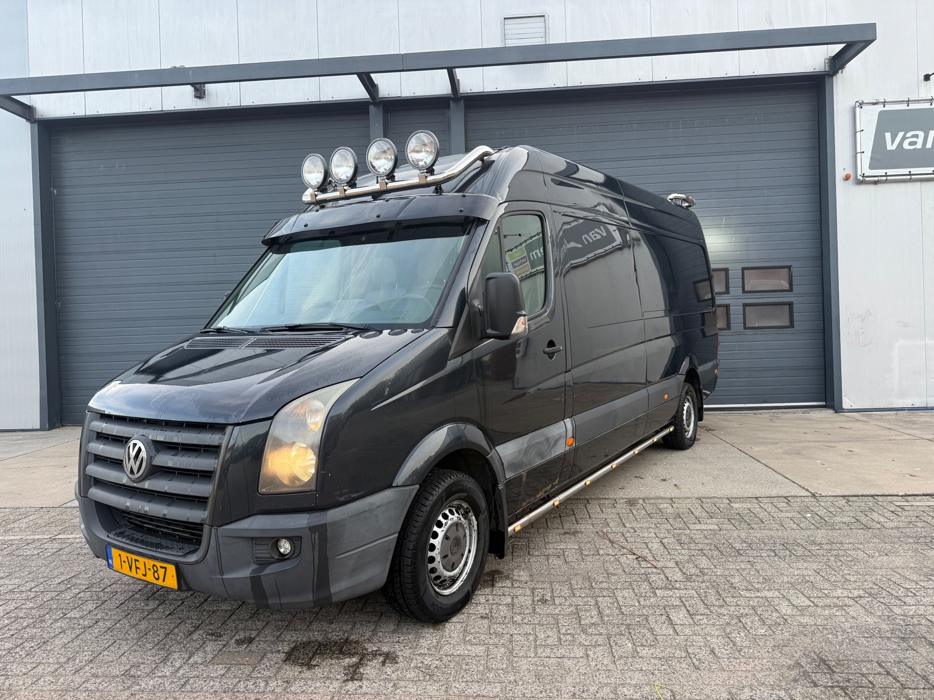 Volkswagen Crafter 46 2.5 TDI L3 2008 - voorkant