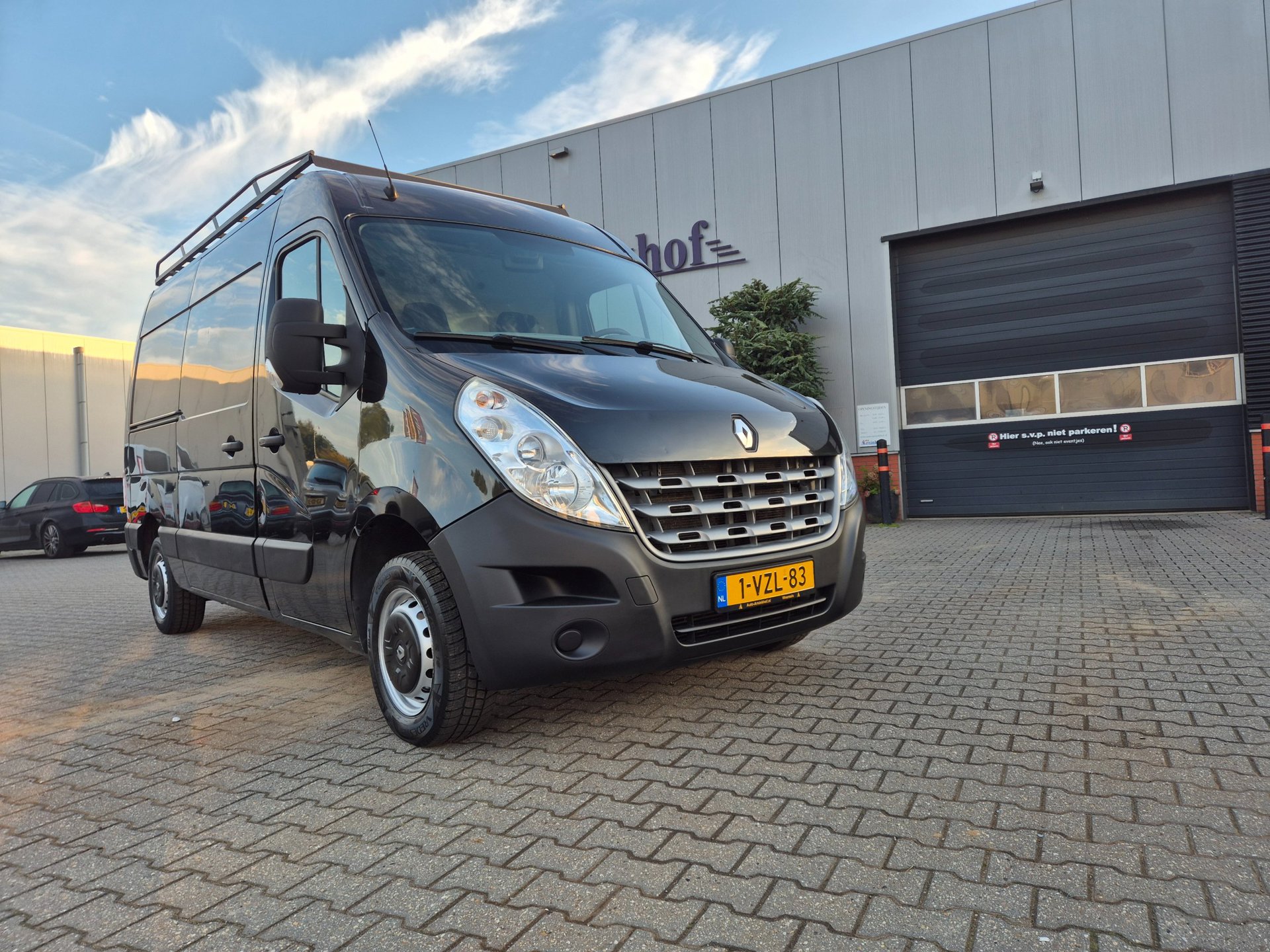 Renault Master T33 2.3 dCi L2H3 2012 - voorkant