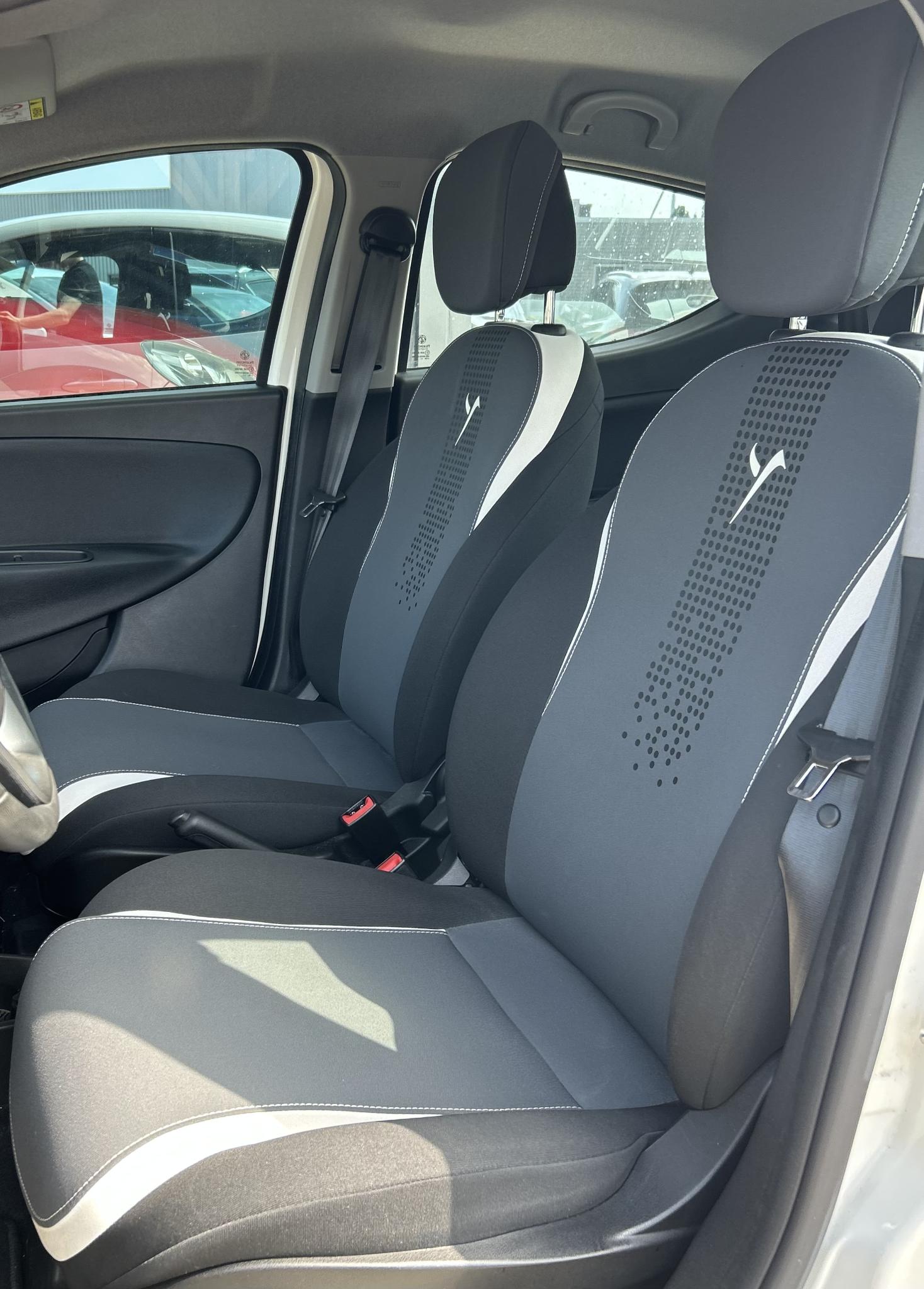 Foto van Lancia Ypsilon
