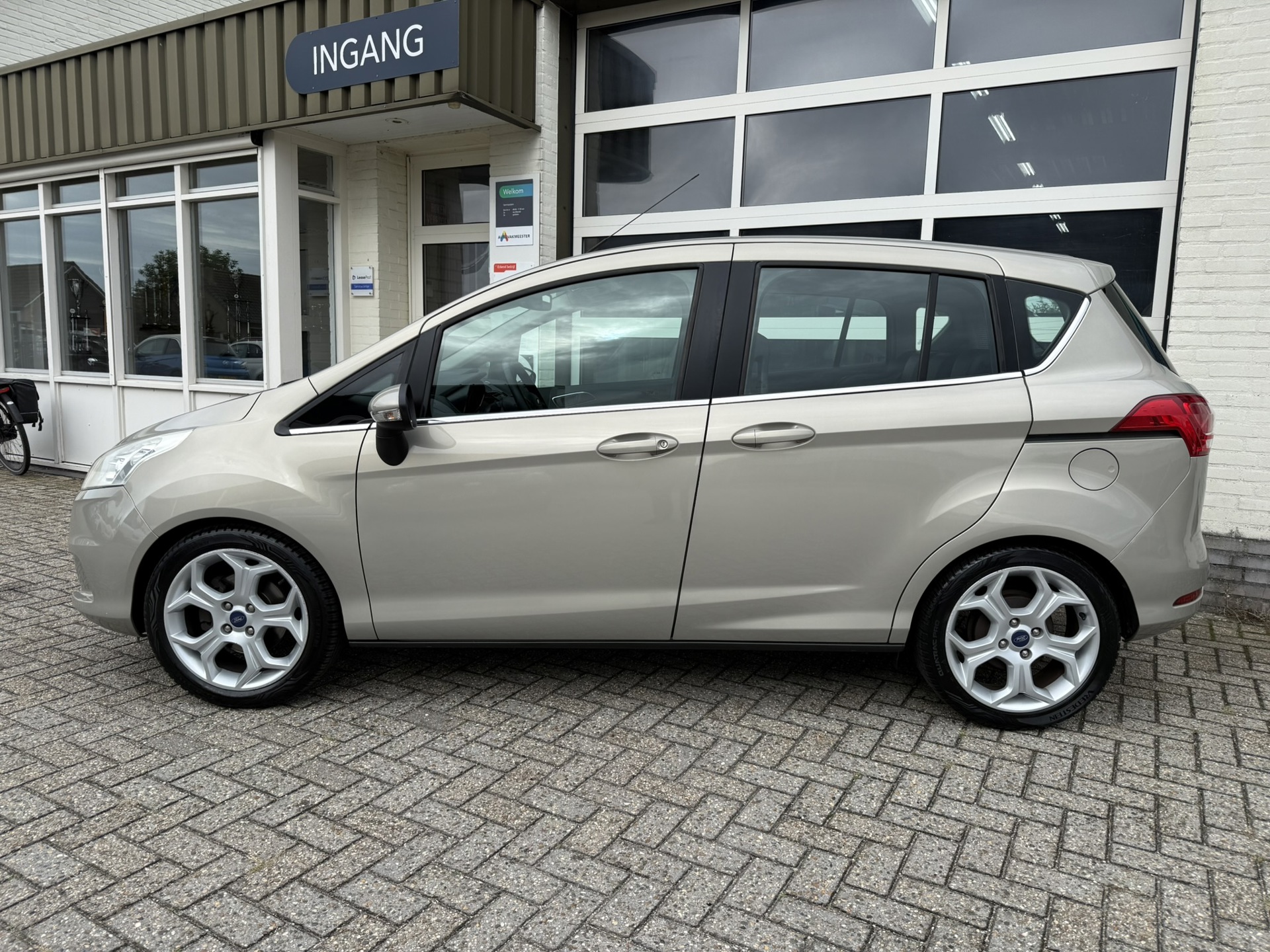 Foto van Ford B-max