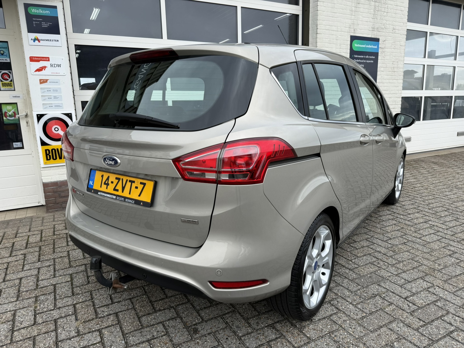 Foto van Ford B-max