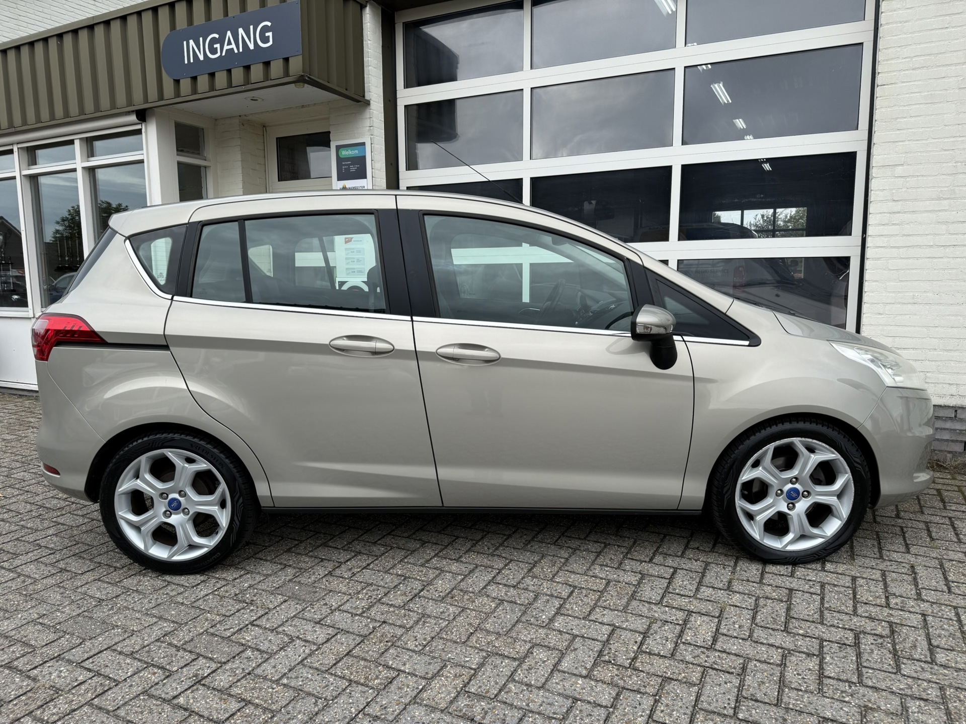 Foto van Ford B-max