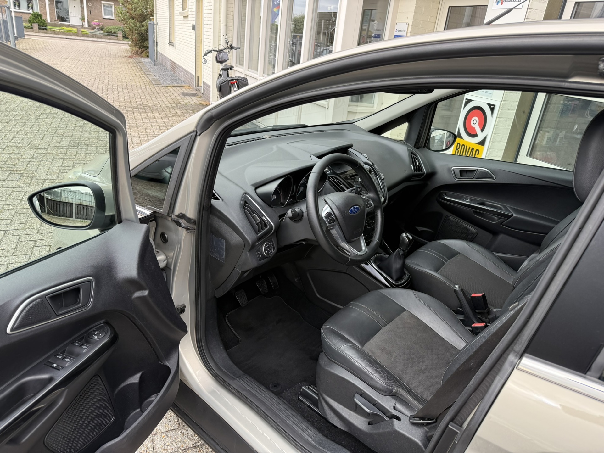Foto van Ford B-max