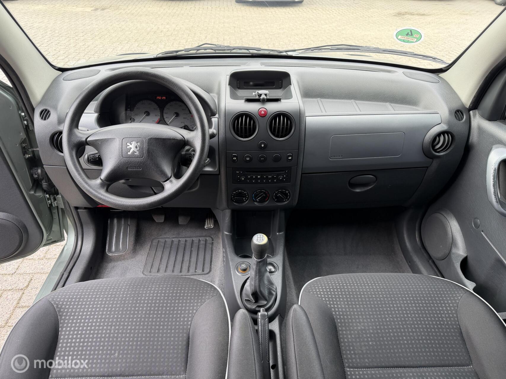 Foto van Peugeot Partner
