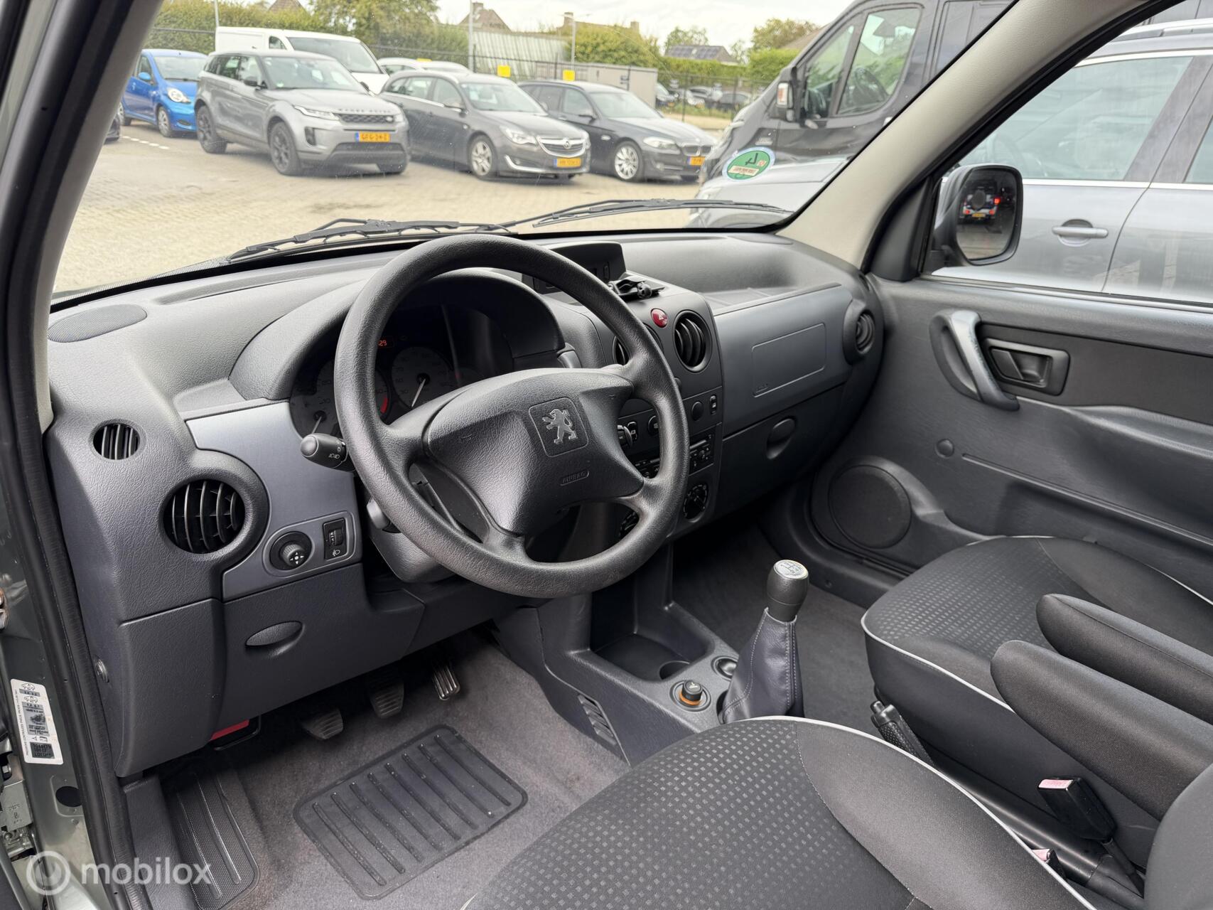 Foto van Peugeot Partner