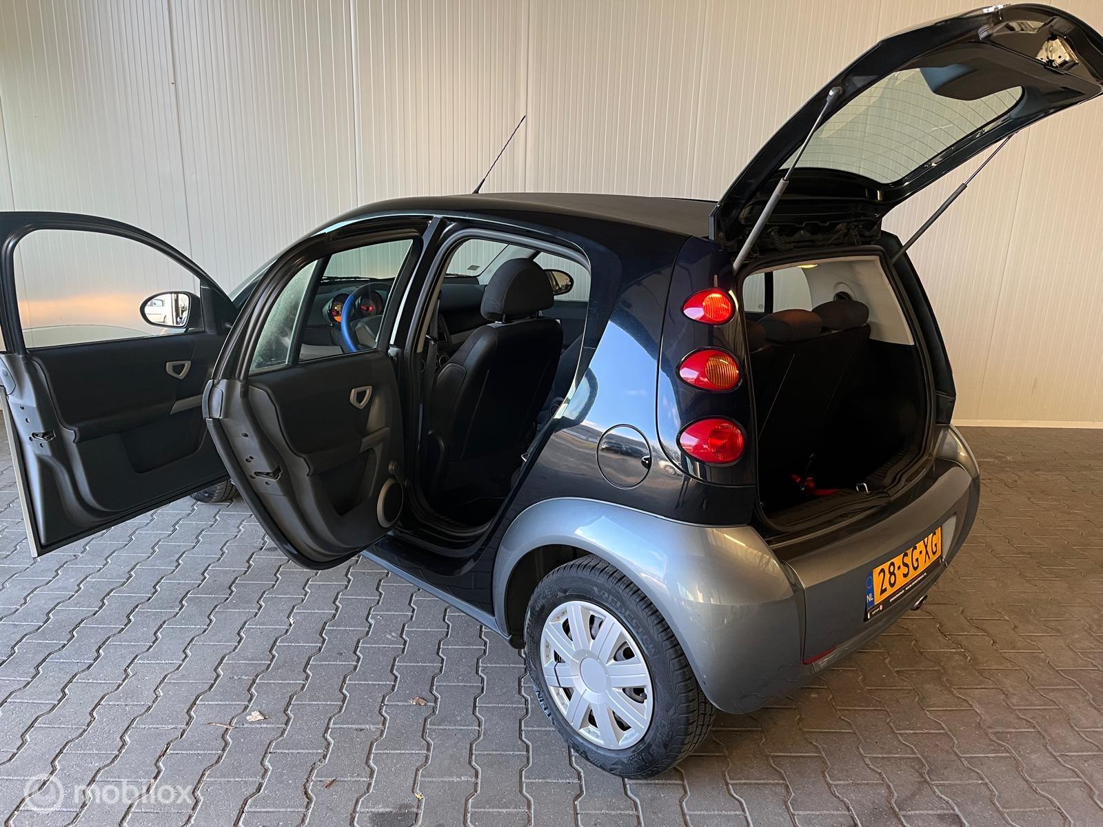 Foto van Smart Forfour 1.0