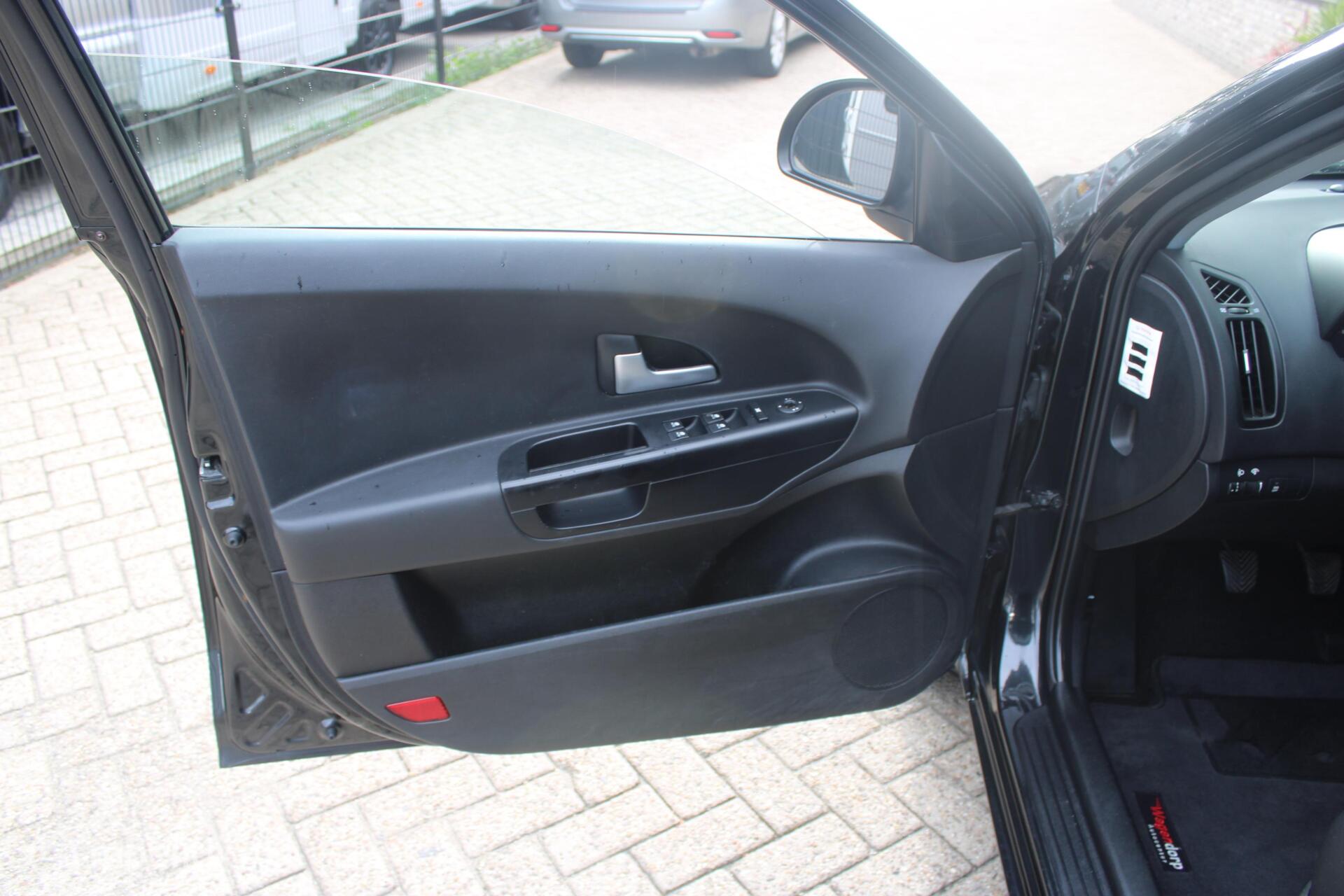 Foto van Kia Cee D
