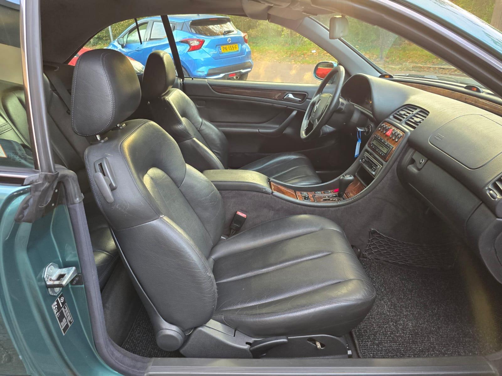 Foto van Mercedes-Benz CLK 230 Kompressor