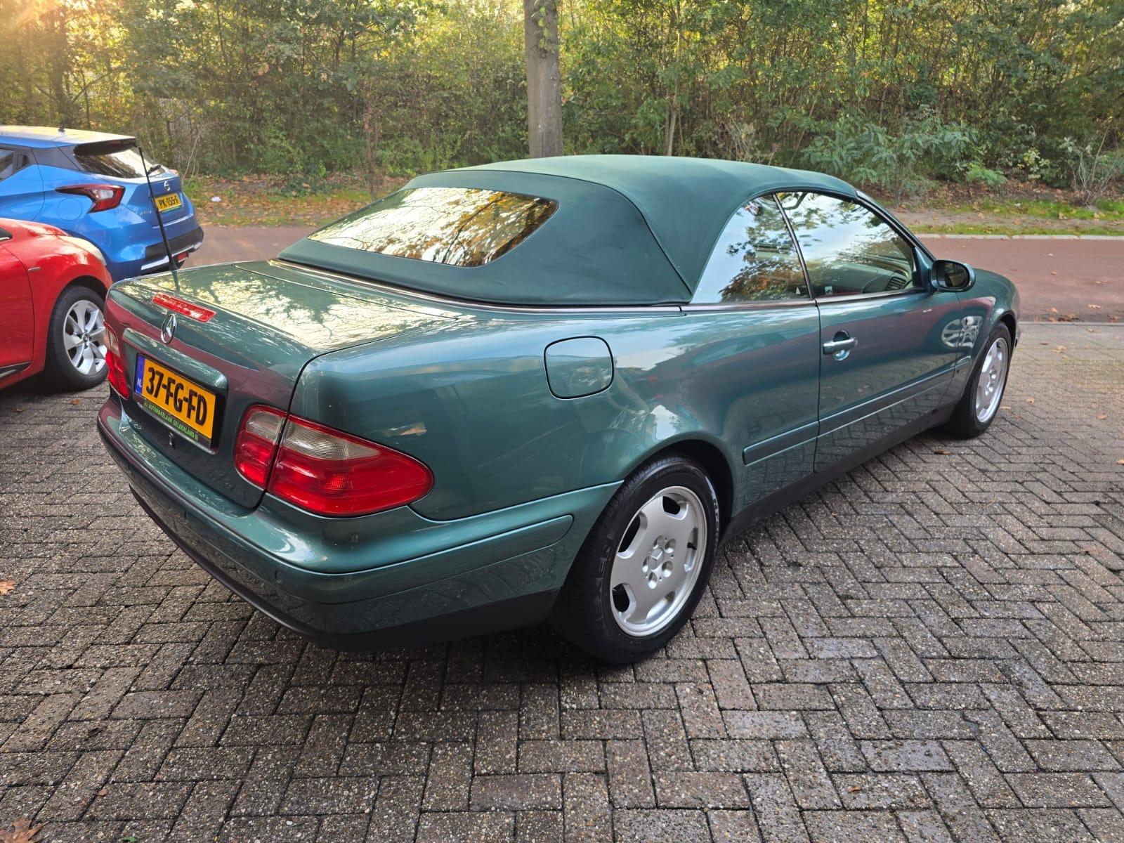 Foto van Mercedes-Benz CLK 230 Kompressor