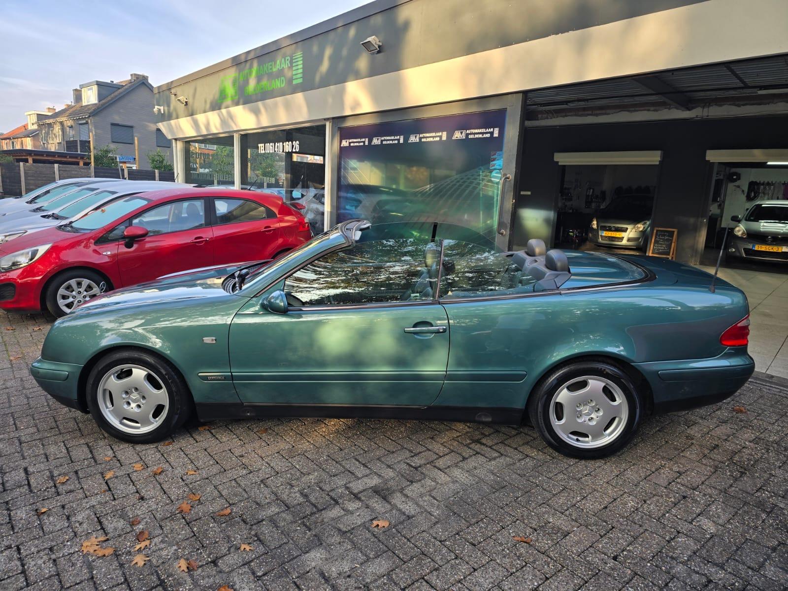 Foto van Mercedes-Benz CLK 230 Kompressor