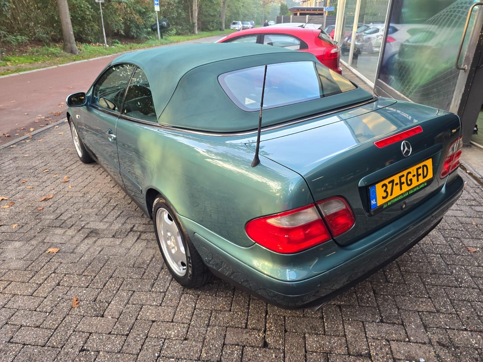 Foto van Mercedes-Benz CLK 230 Kompressor