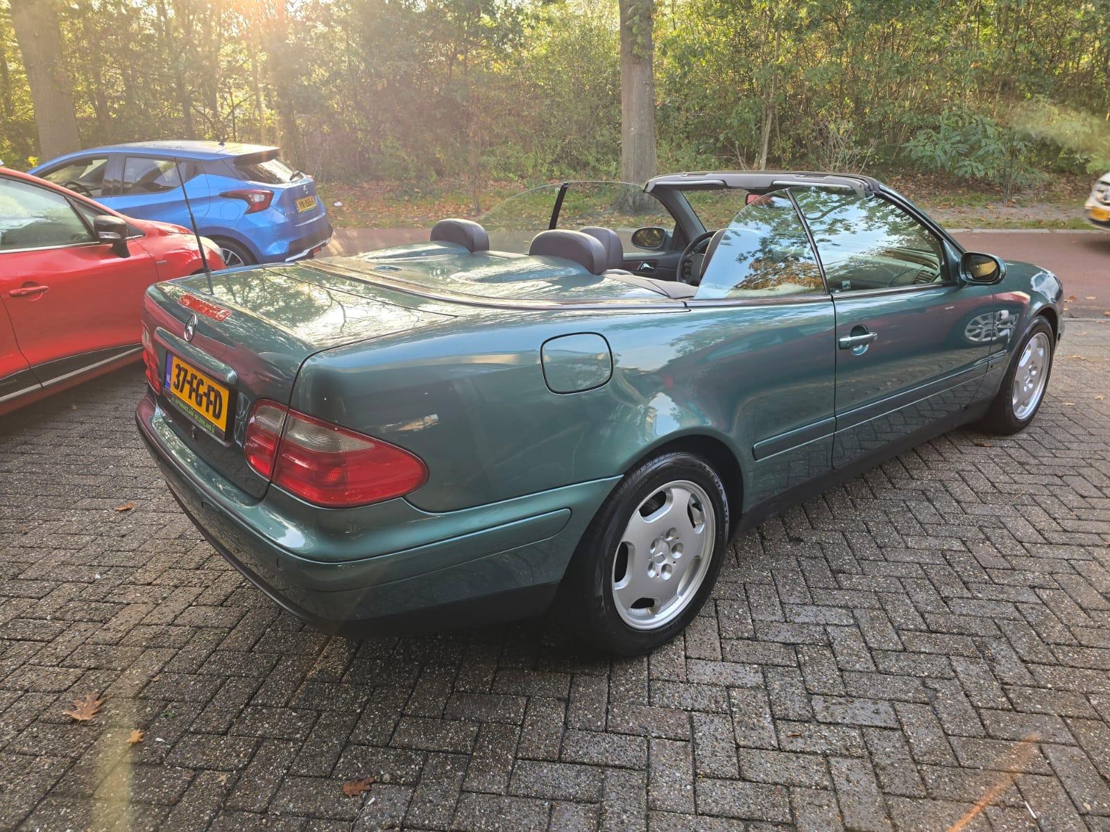 Foto van Mercedes-Benz CLK 230 Kompressor