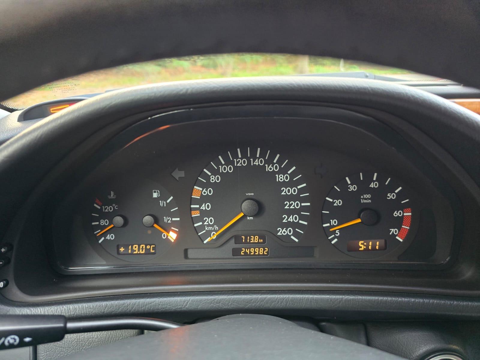 Foto van Mercedes-Benz CLK 230 Kompressor
