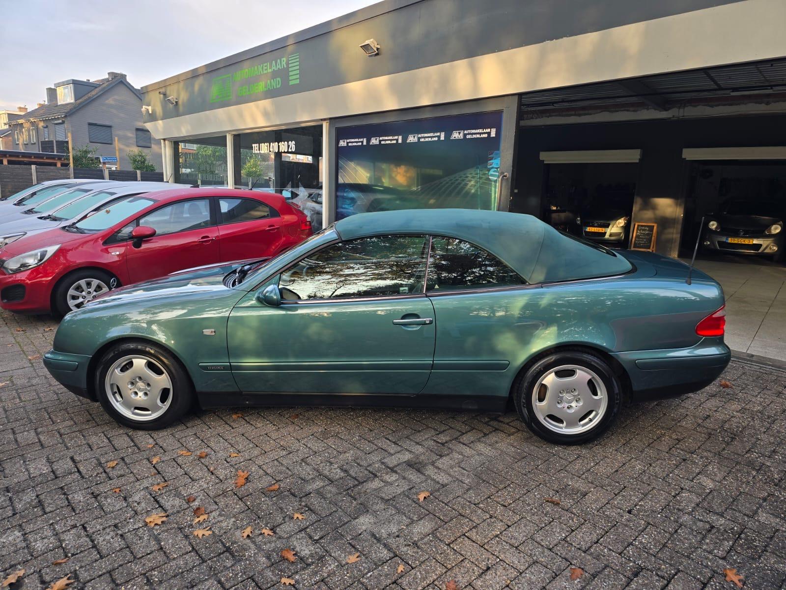 Foto van Mercedes-Benz CLK 230 Kompressor