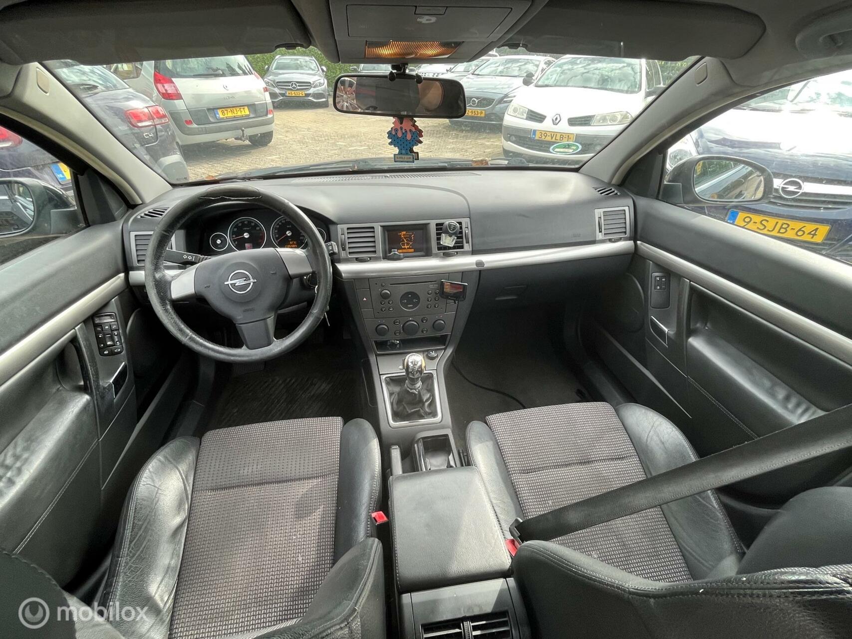 Foto van Opel Vectra GTS
