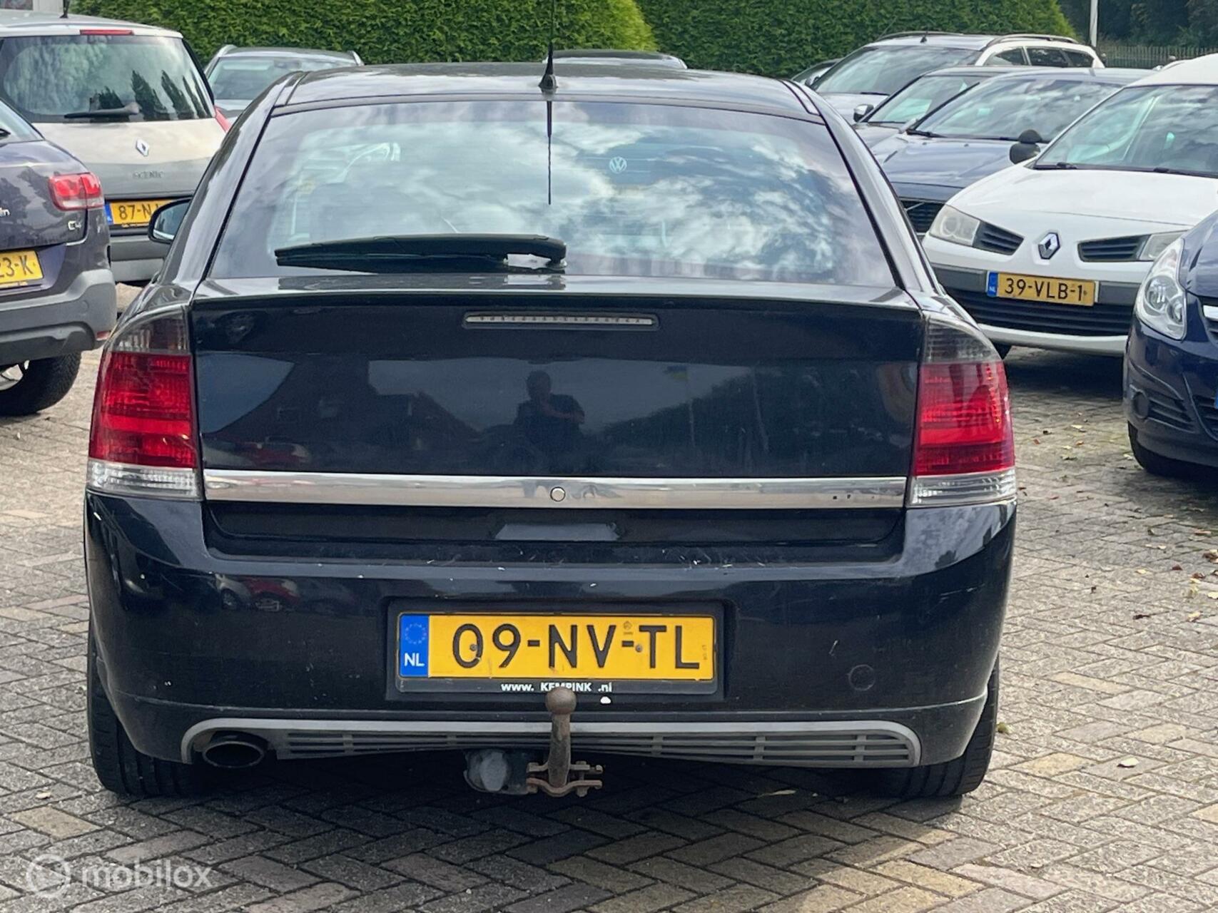 Foto van Opel Vectra GTS